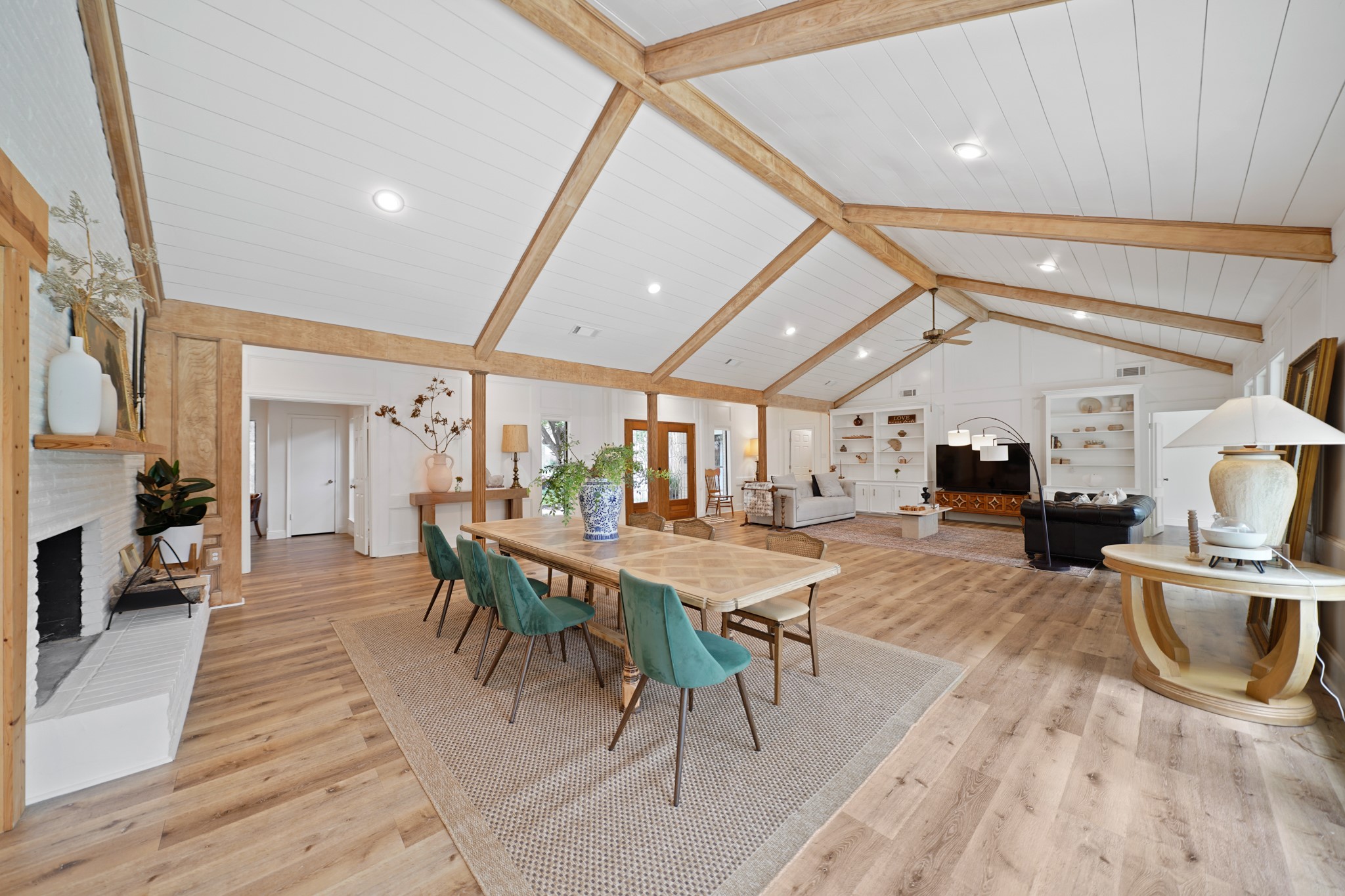 15722 Falmouth Drive Property Photo 5