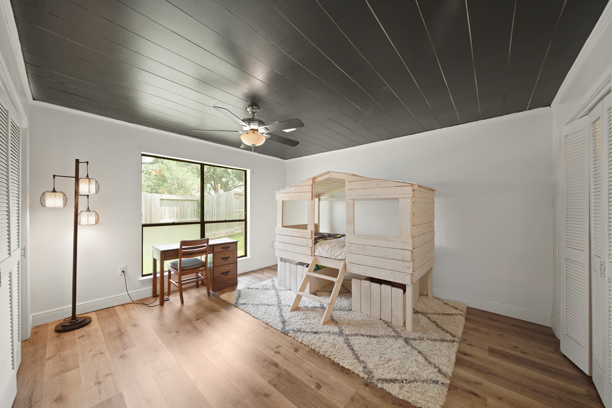 15722 Falmouth Drive Property Photo 23