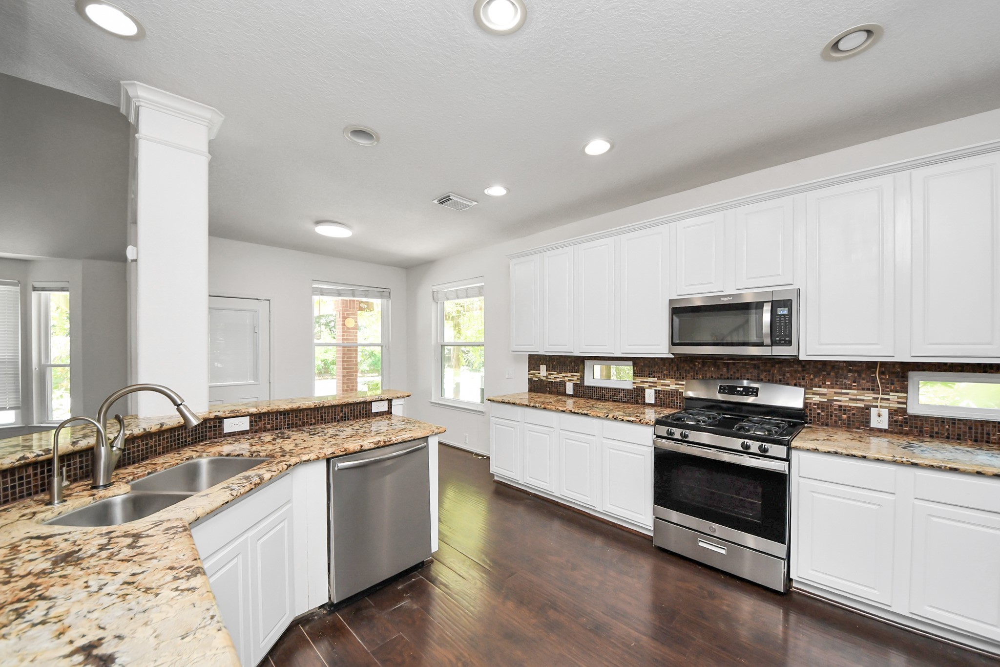 20510 Pioneer Bend Court Property Photo 9