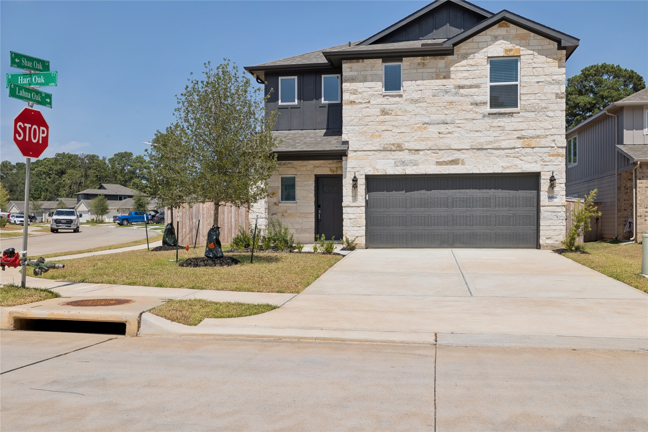 6816 Hart Oak Dr Property Photo 1