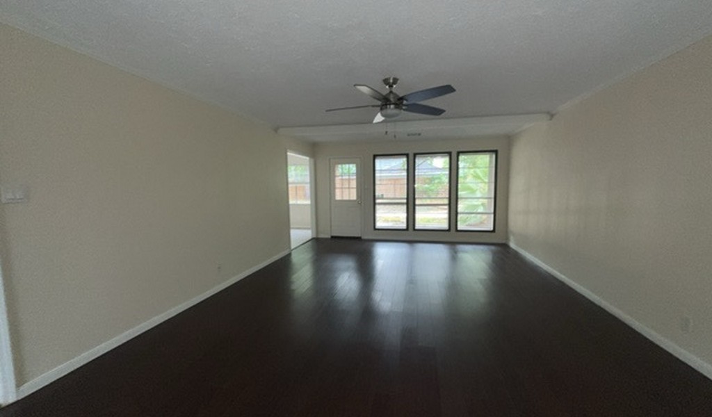 5719 Green Timbers Drive Property Photo 6