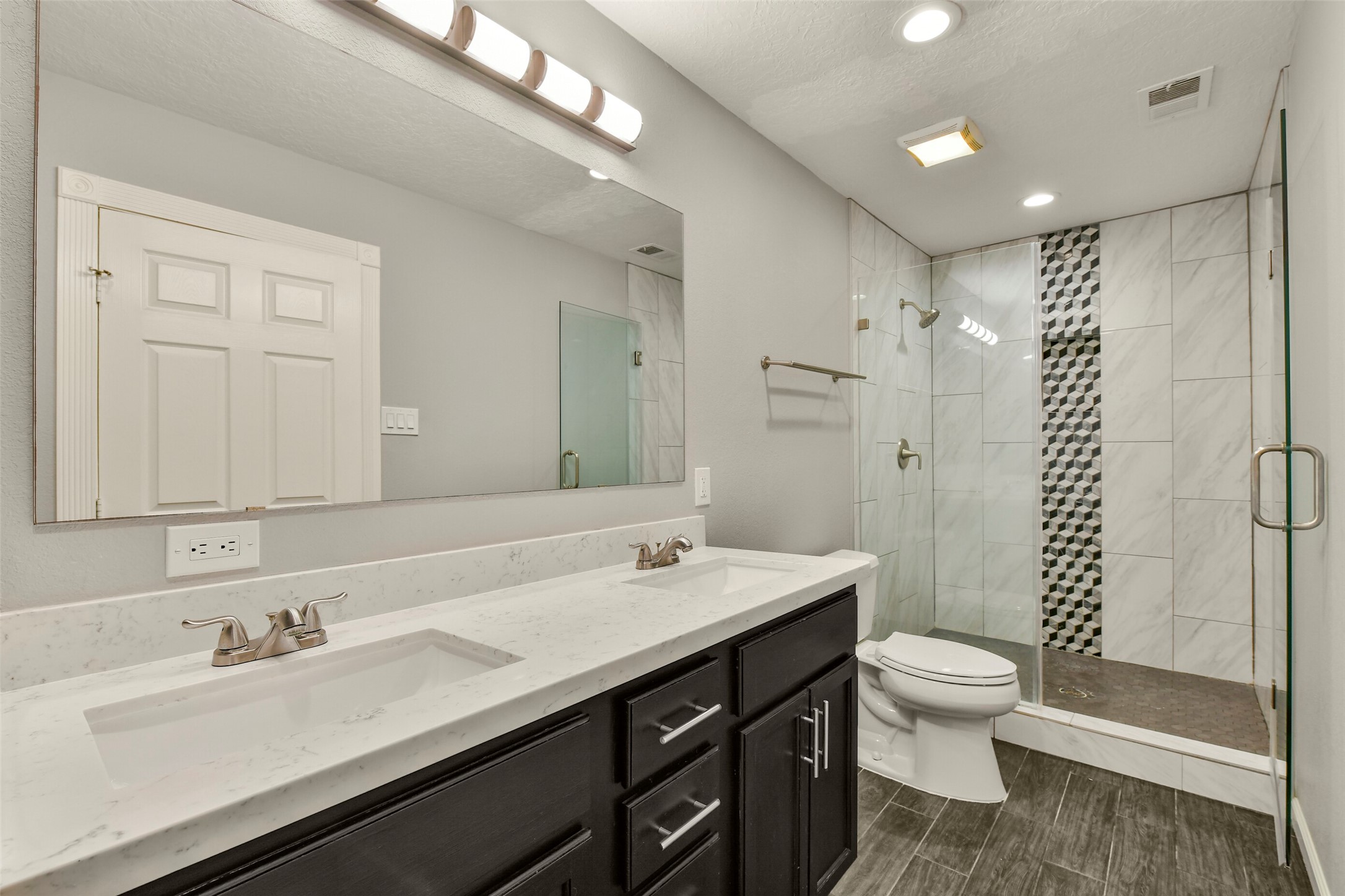 1125 Grace Street Property Photo 18