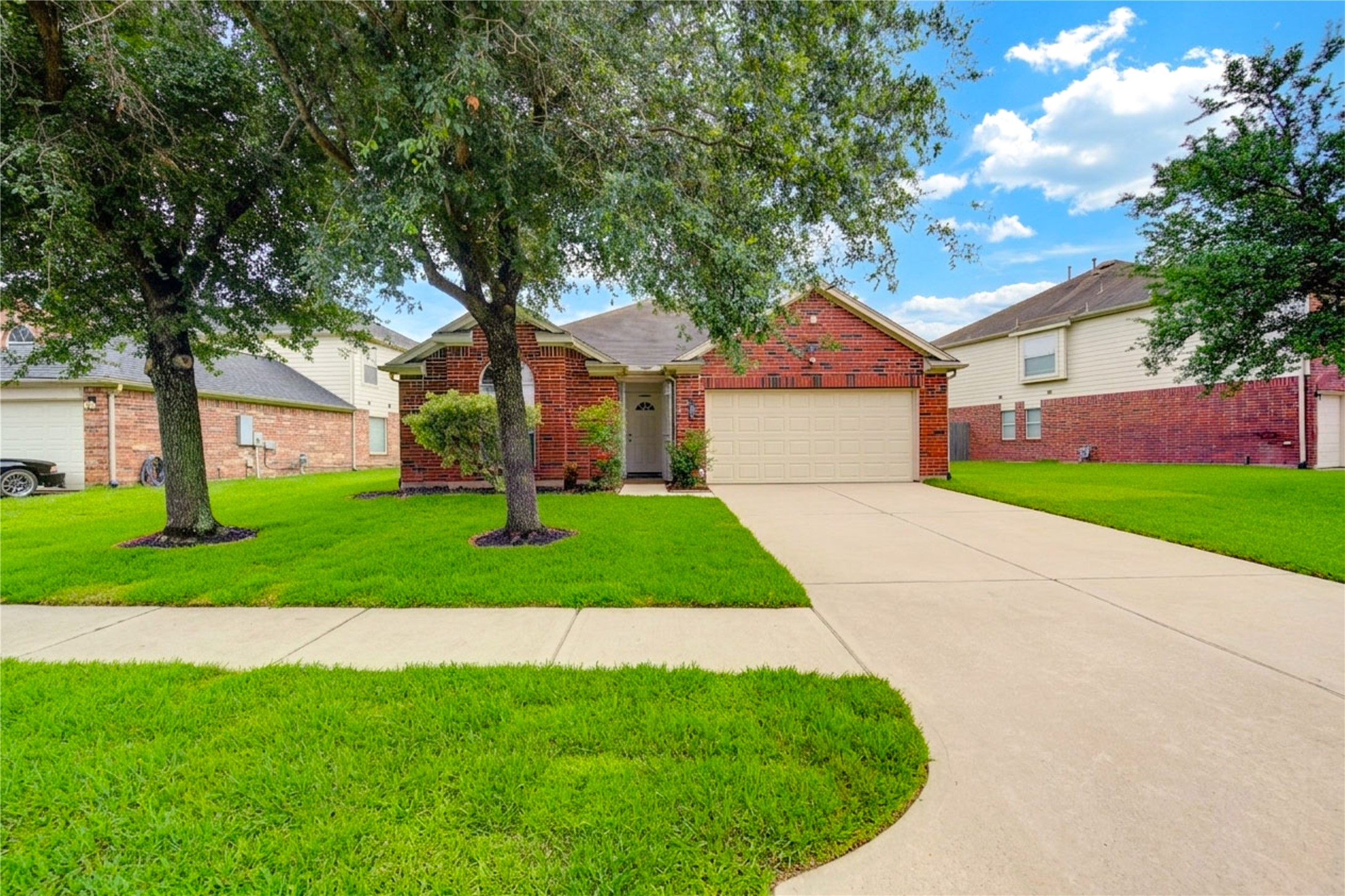 14027 Coveney Drive Property Photo 2