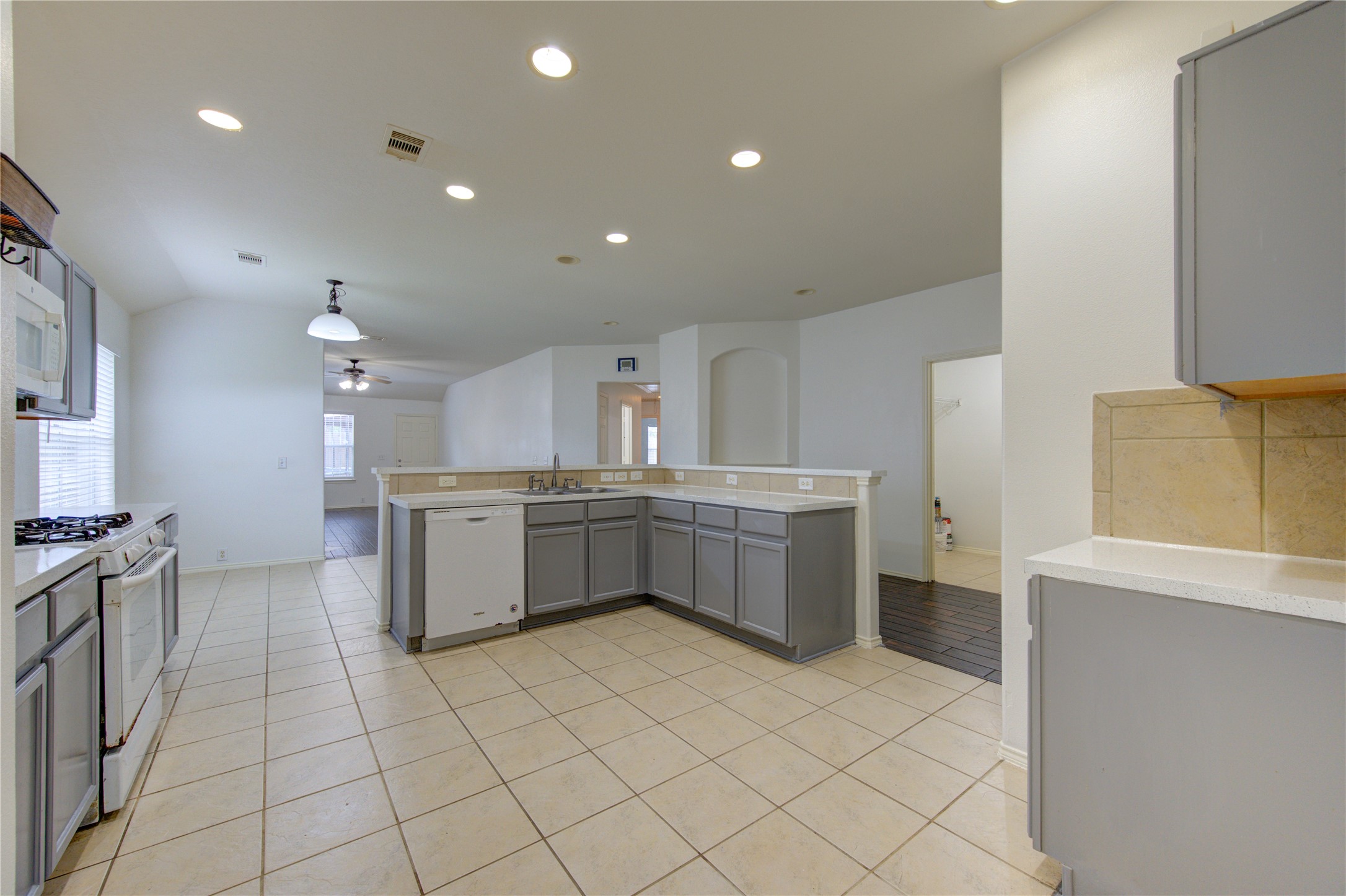14027 Coveney Drive Property Photo 8