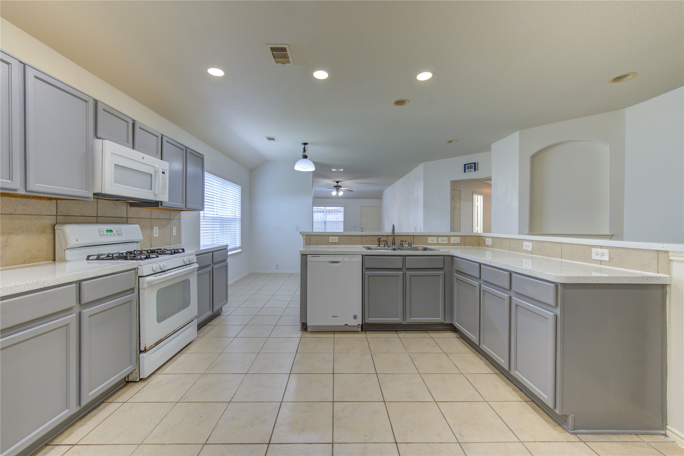 14027 Coveney Drive Property Photo 9