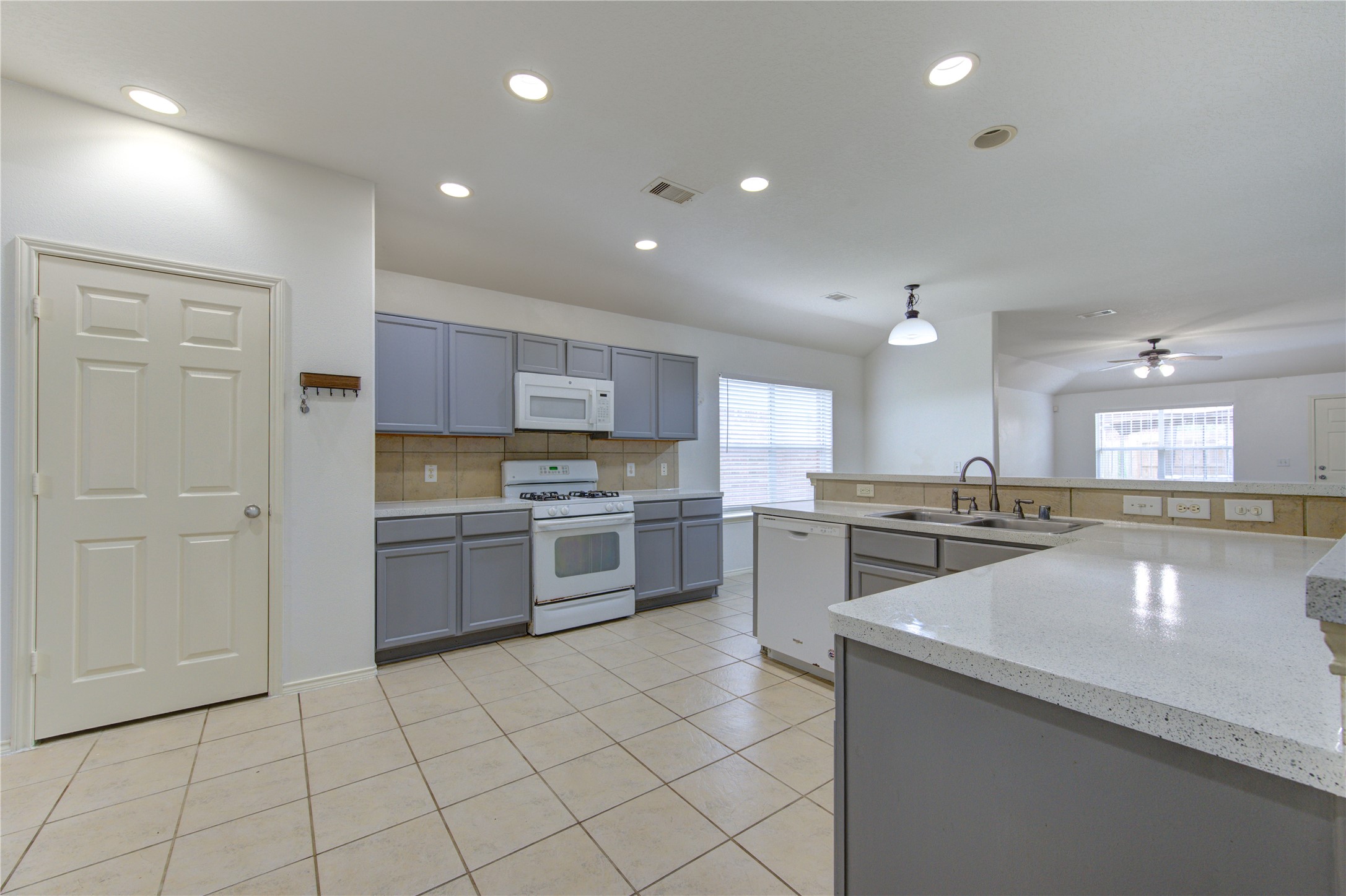 14027 Coveney Drive Property Photo 10