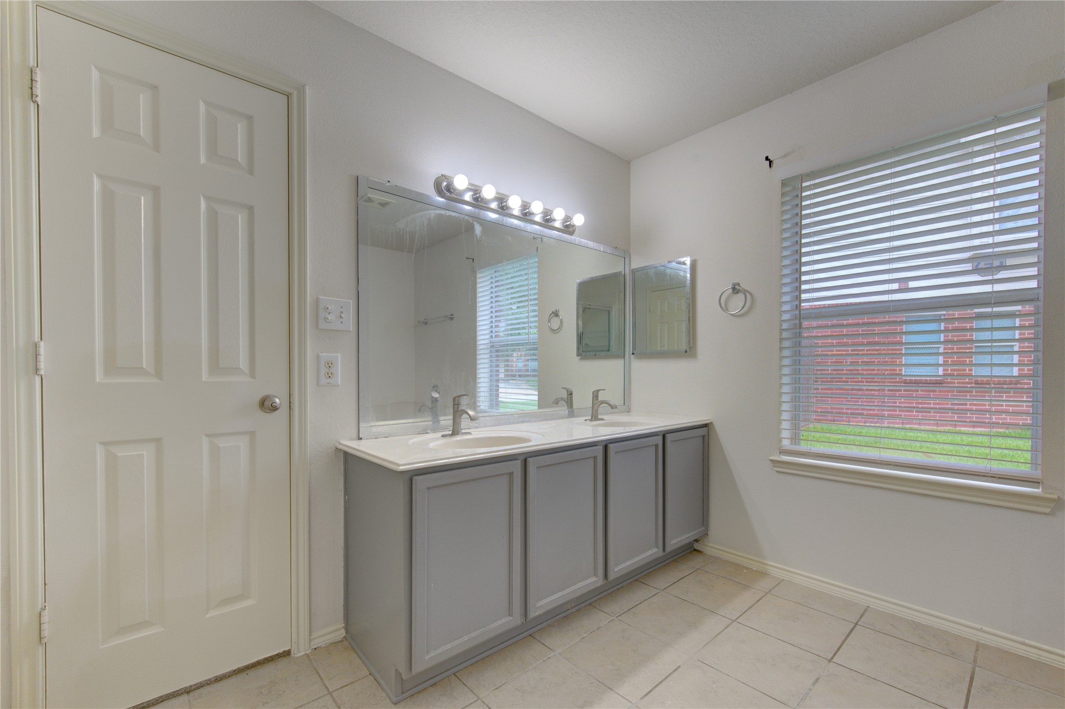14027 Coveney Drive Property Photo 31