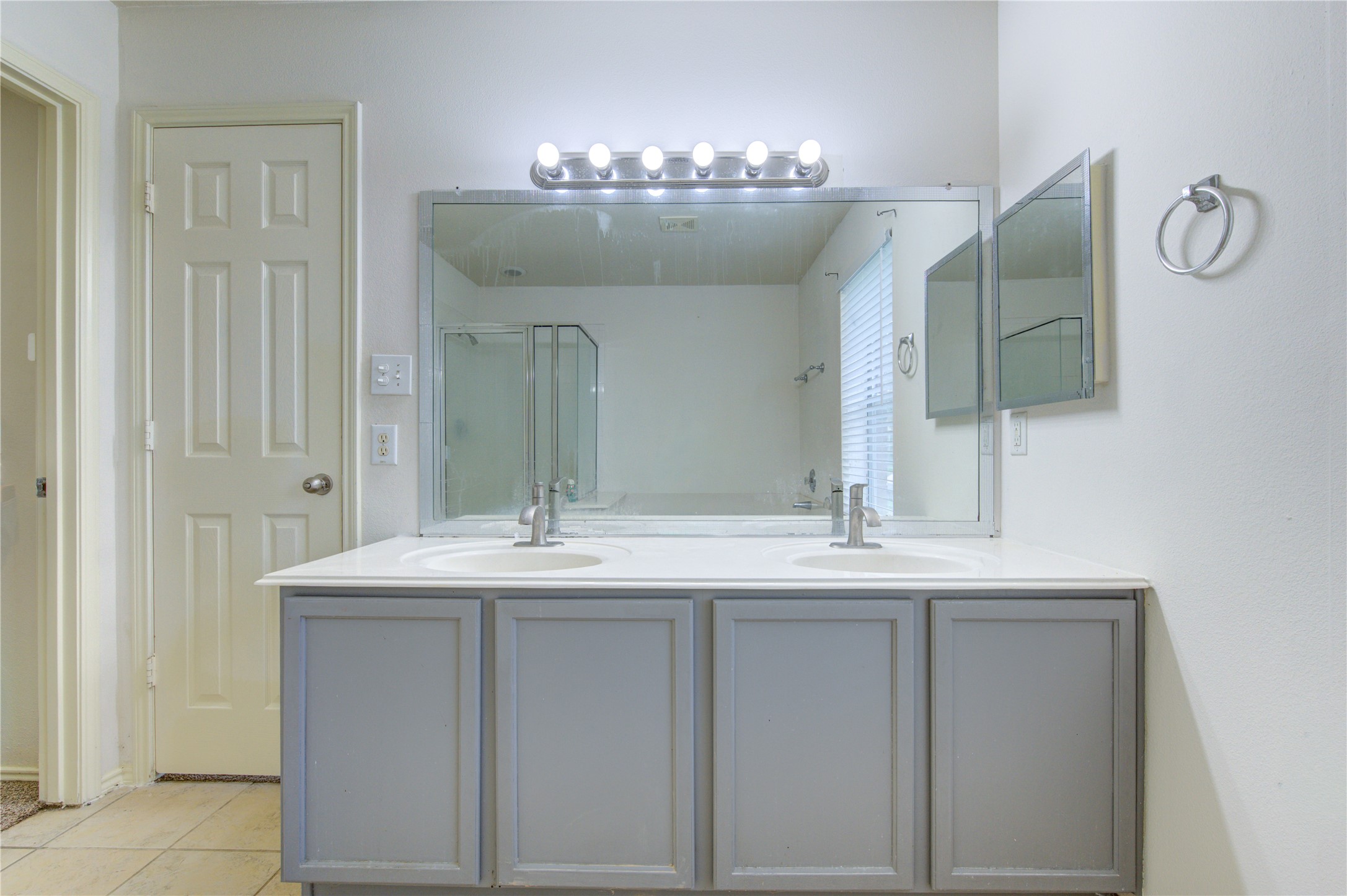 14027 Coveney Drive Property Photo 32