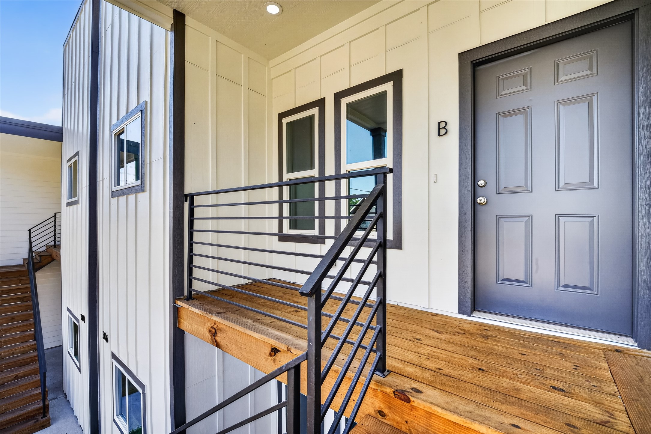 306 Bolden Street B Property Photo 2