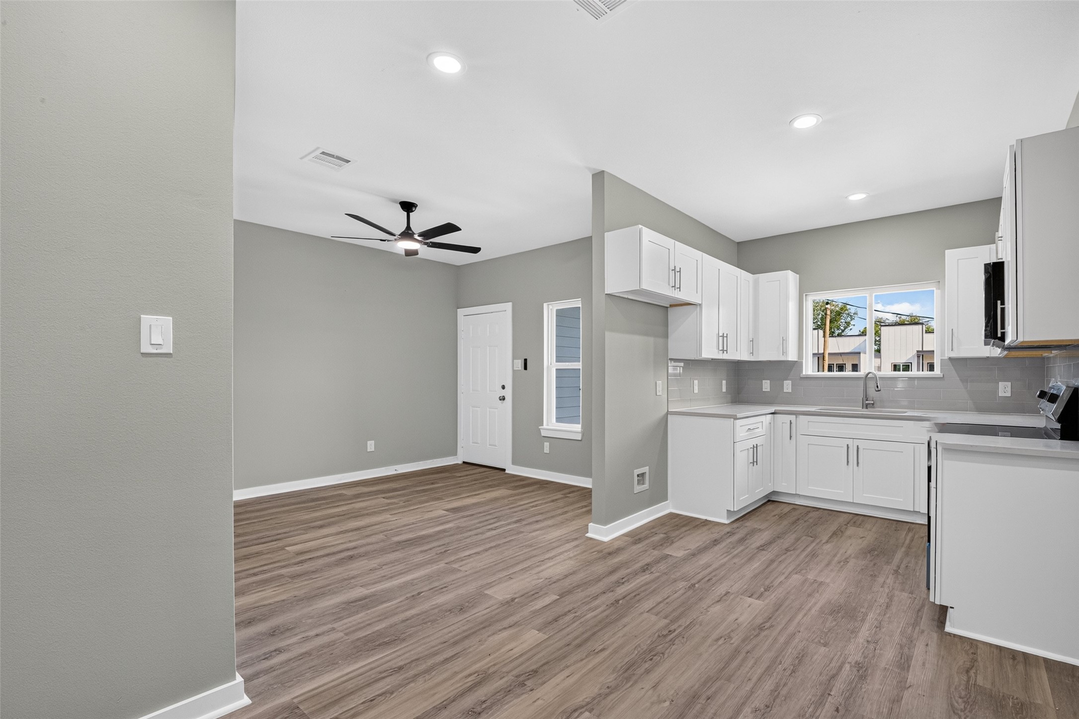 306 Bolden Street B Property Photo 5