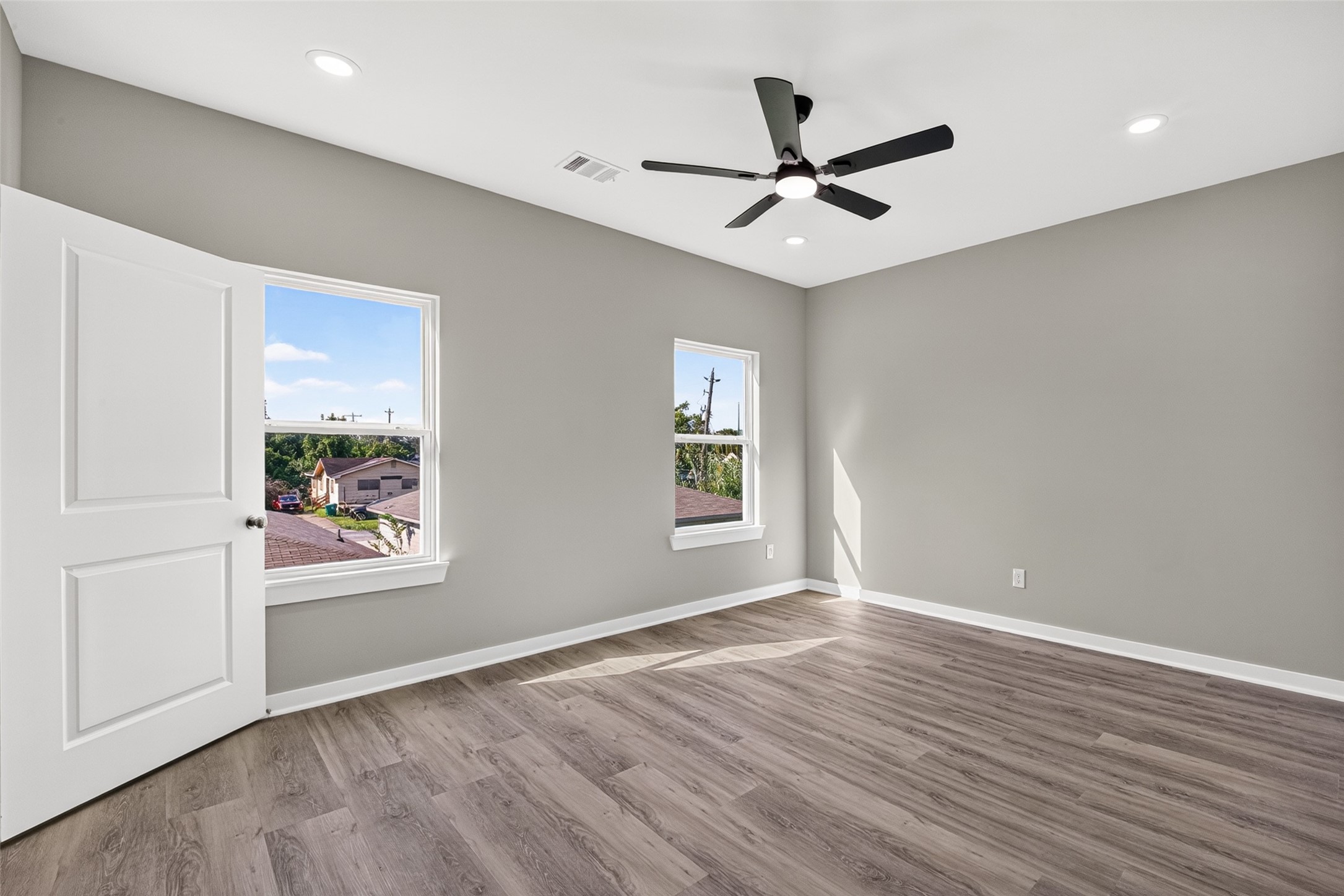 306 Bolden Street B Property Photo 8