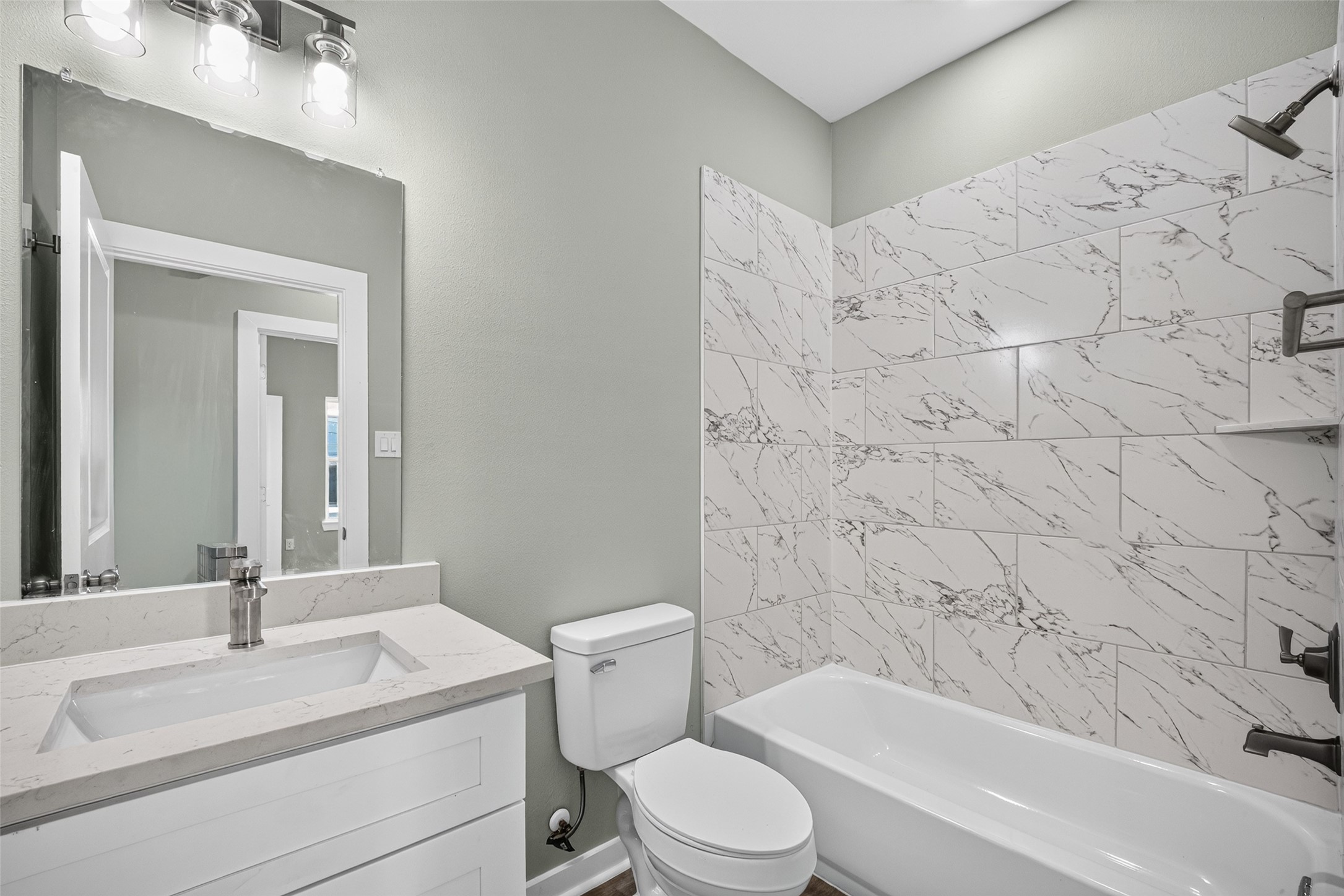 306 Bolden Street B Property Photo 12