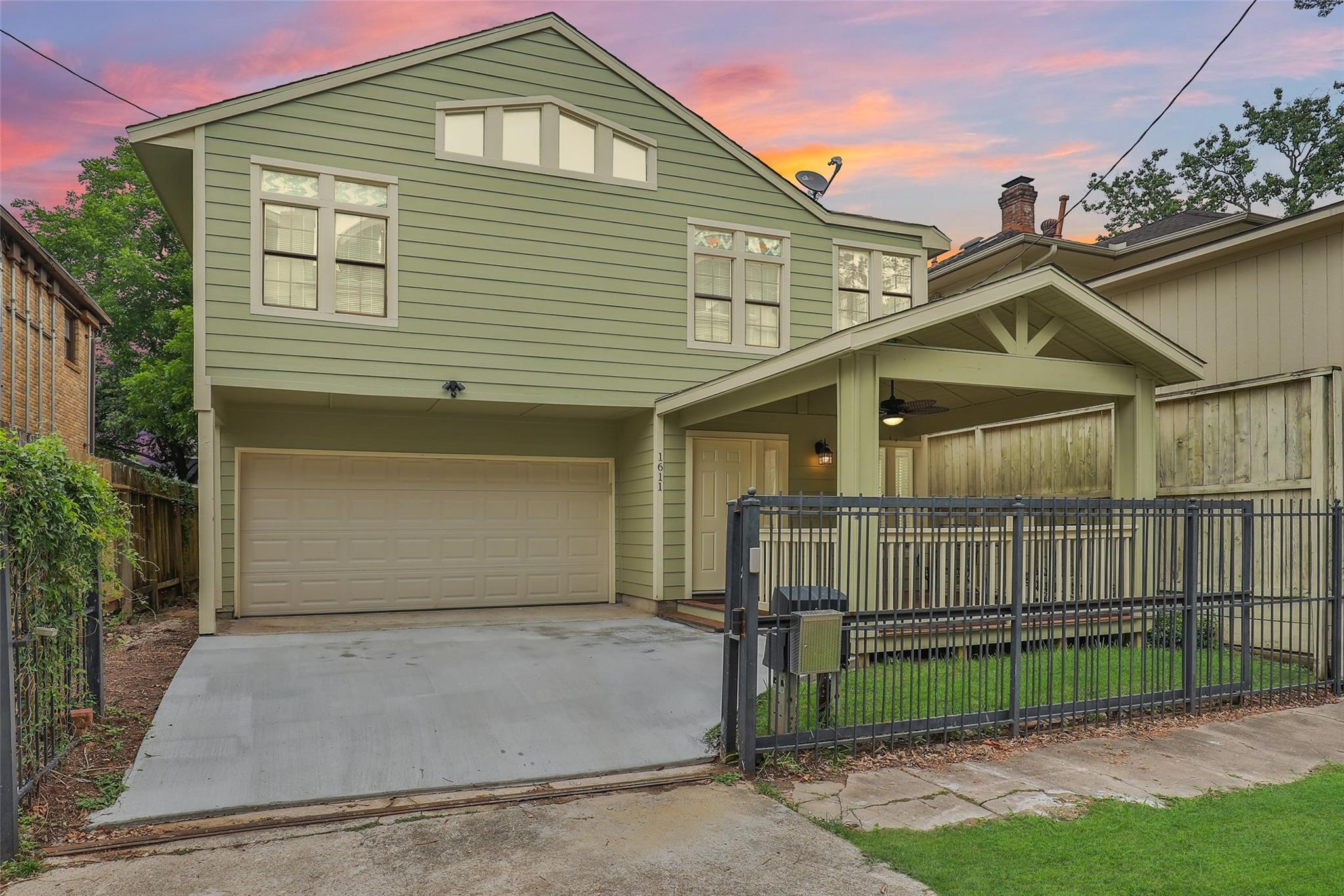 1611 Oakdale Street, Houston TX 77004 Property Photo 1