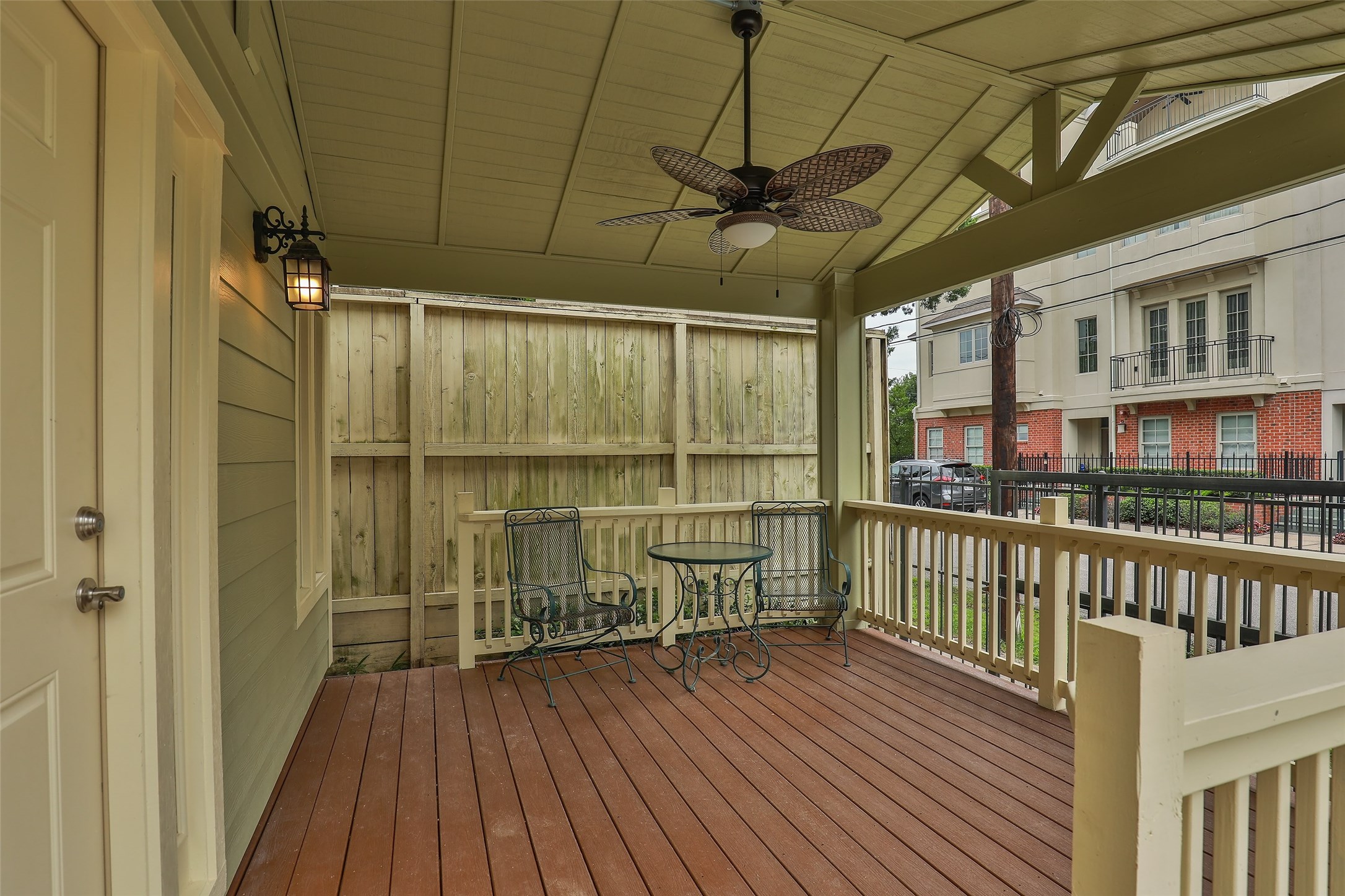 1611 Oakdale Street Property Photo 6