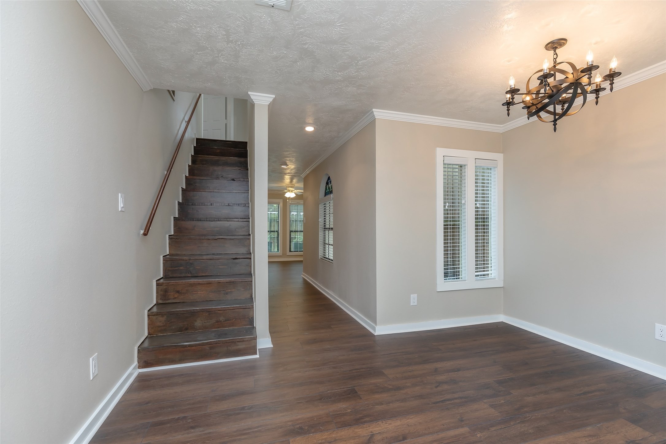 1611 Oakdale Street Property Photo 7
