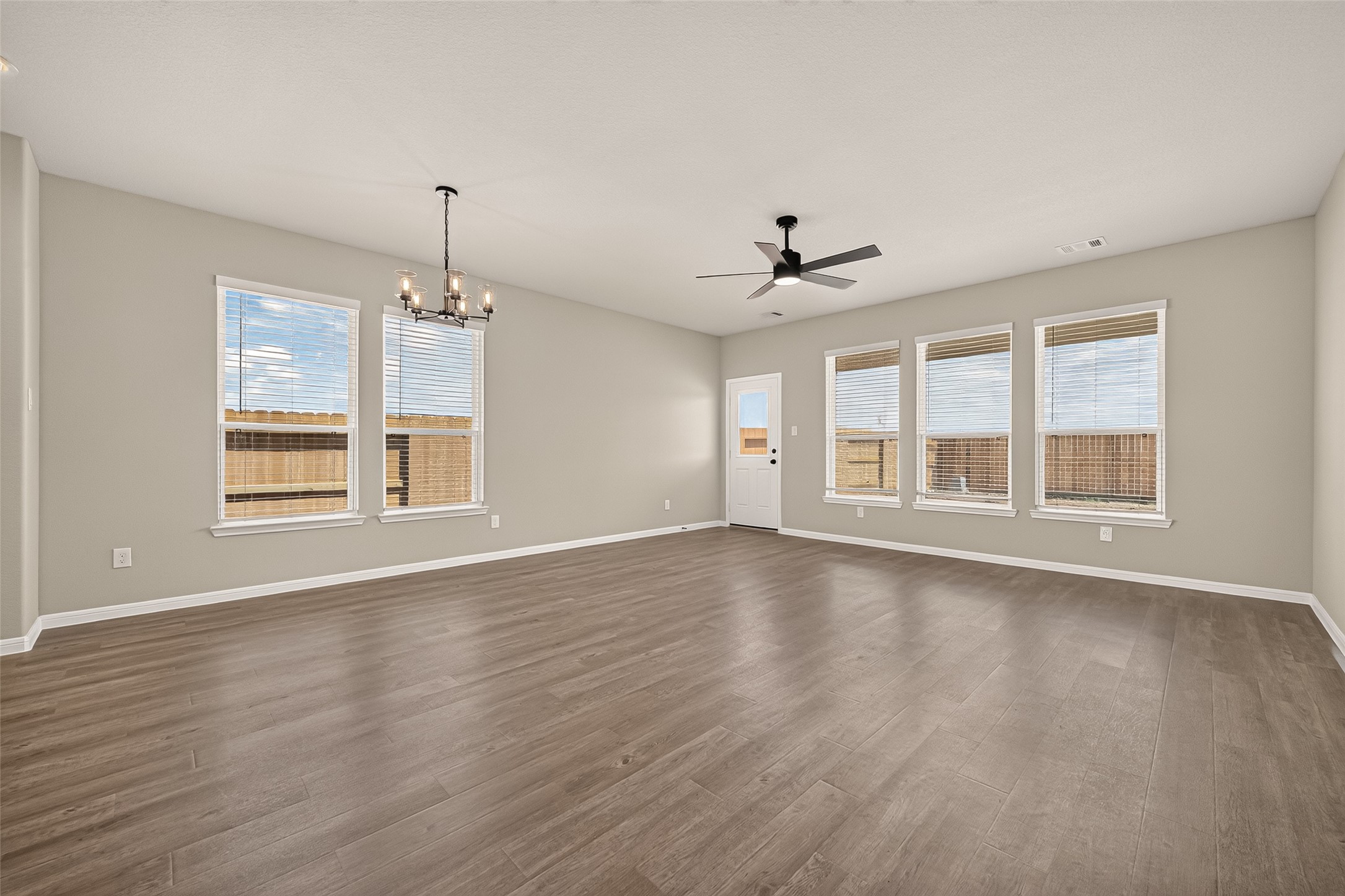424 San Sebatian Place Property Photo 4