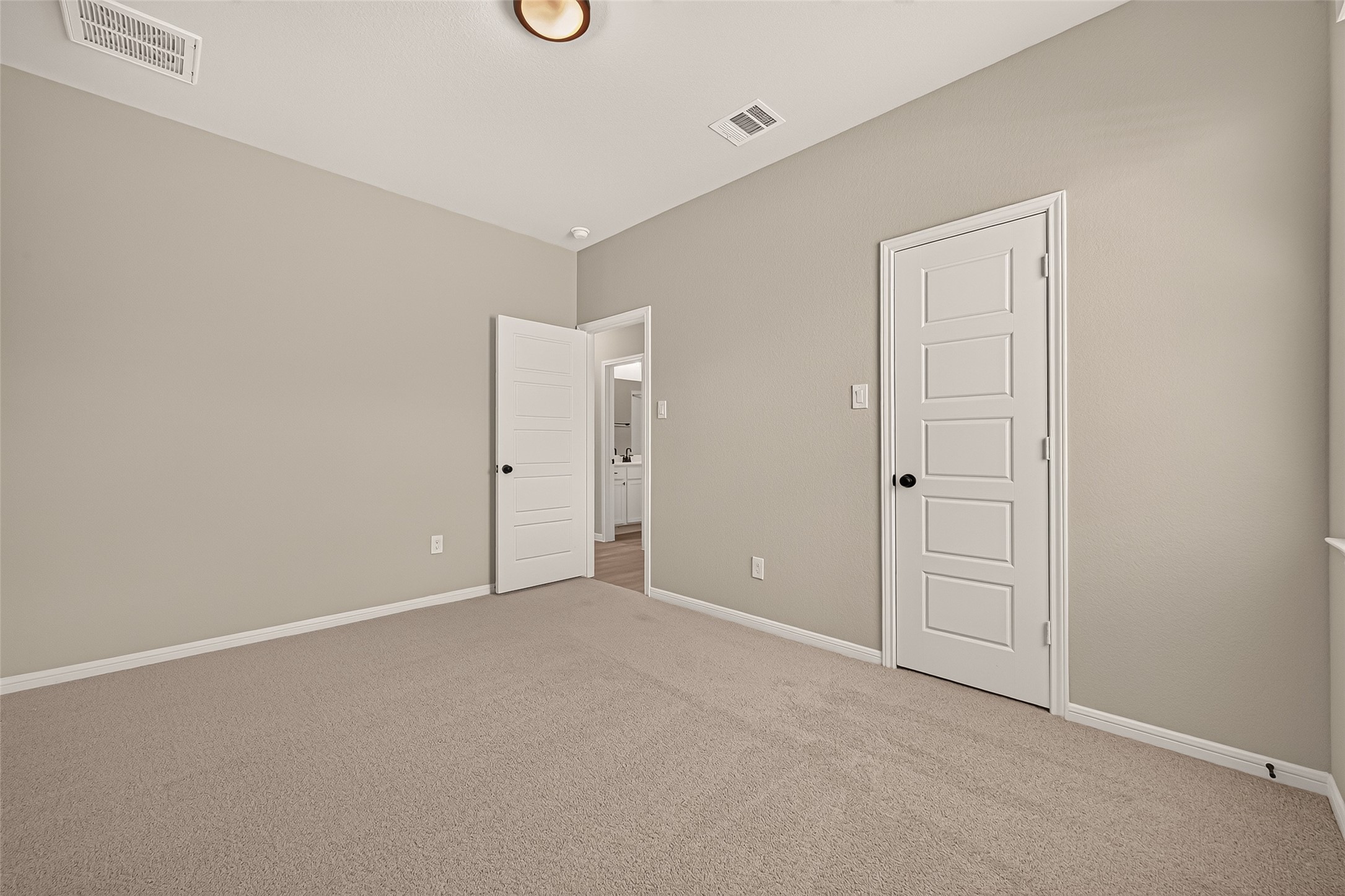 424 San Sebatian Place Property Photo 23
