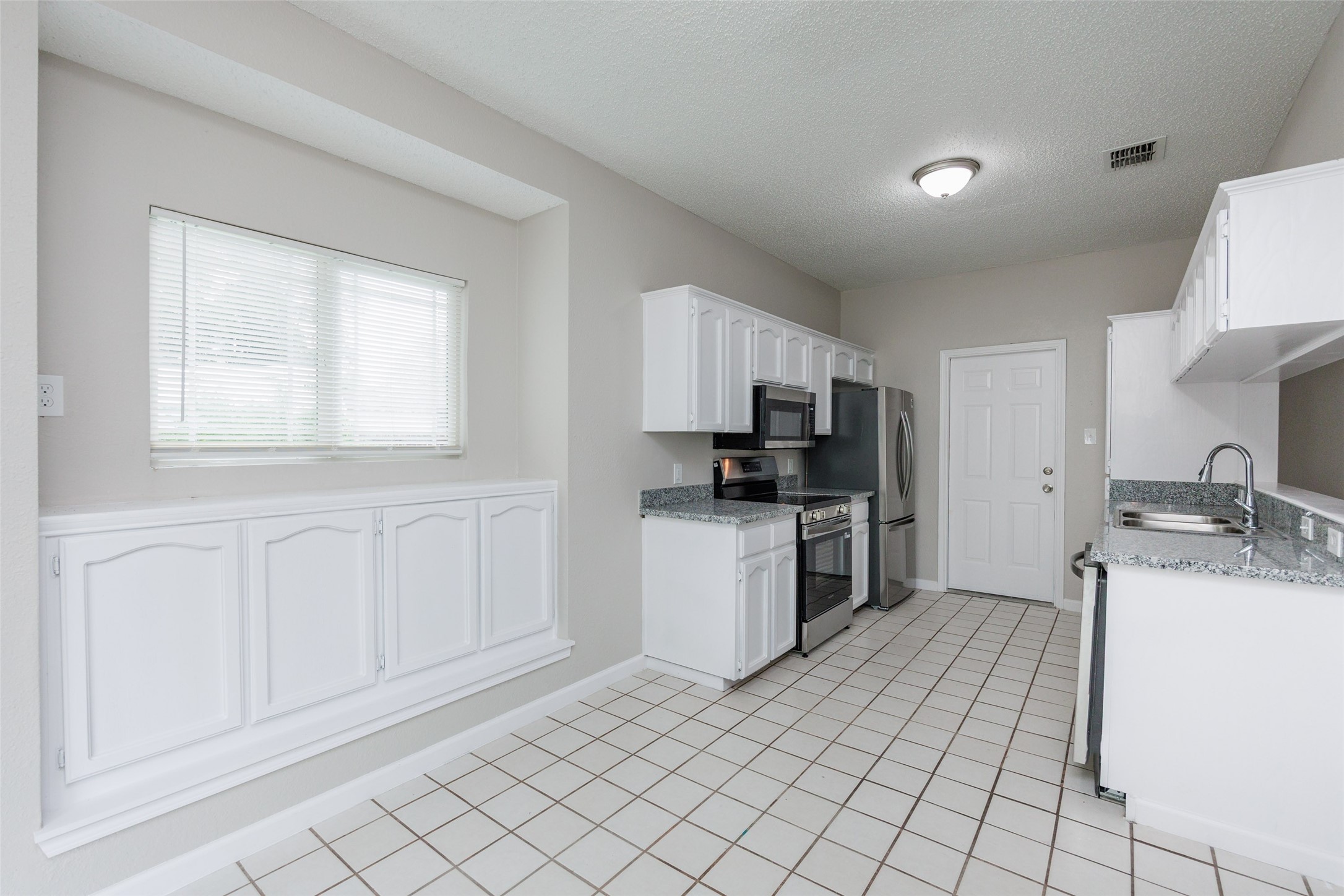 11313 Red Creek Circle Property Photo 5