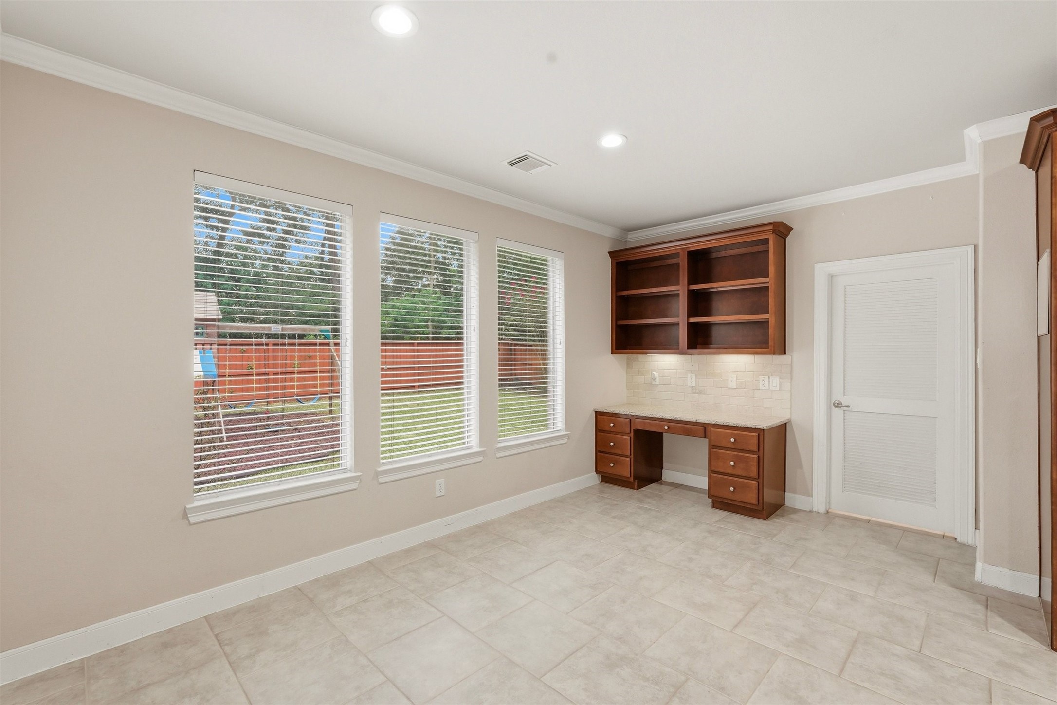 18034 Crescent Royale Way Property Photo 17