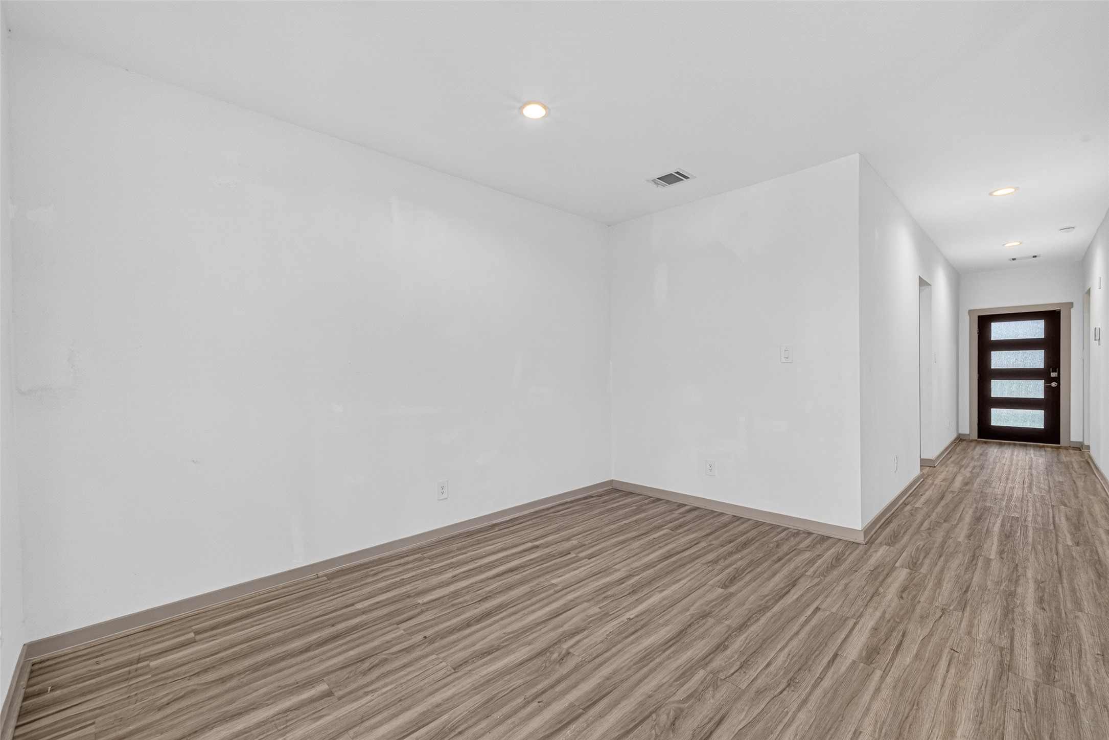 7007 Fleetwood Crescent Way Property Photo 6