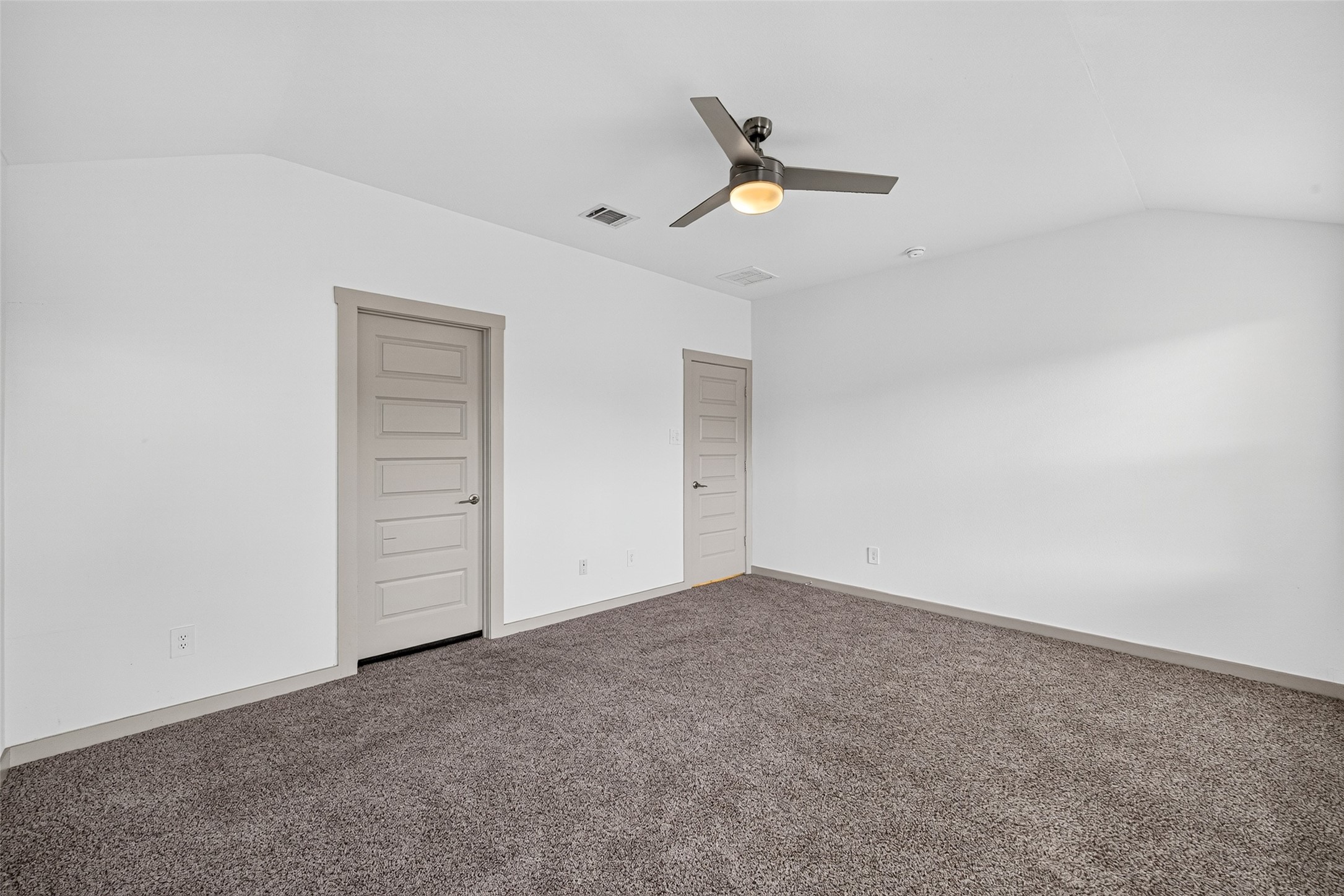 7007 Fleetwood Crescent Way Property Photo 10