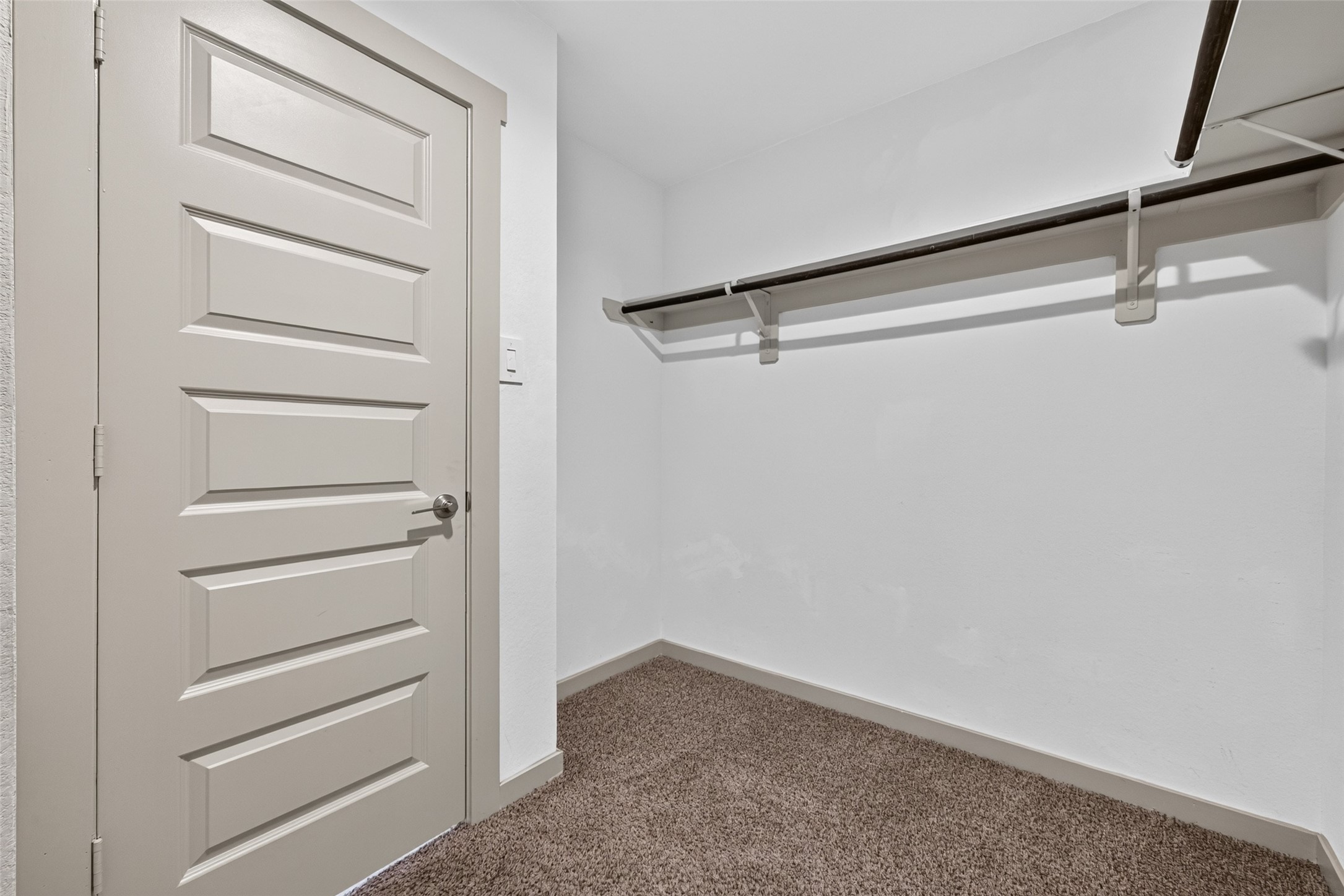 7007 Fleetwood Crescent Way Property Photo 11