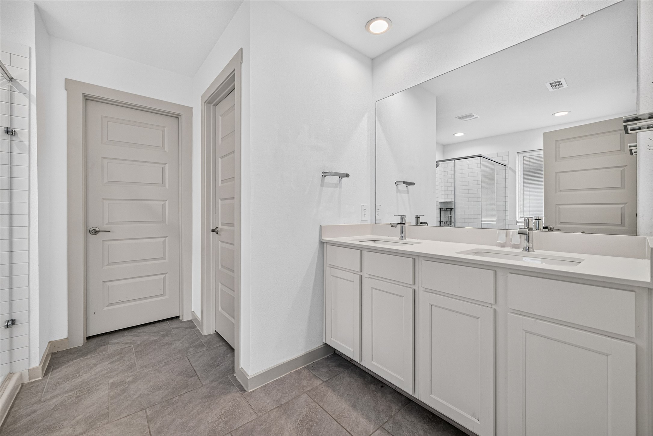 7007 Fleetwood Crescent Way Property Photo 12