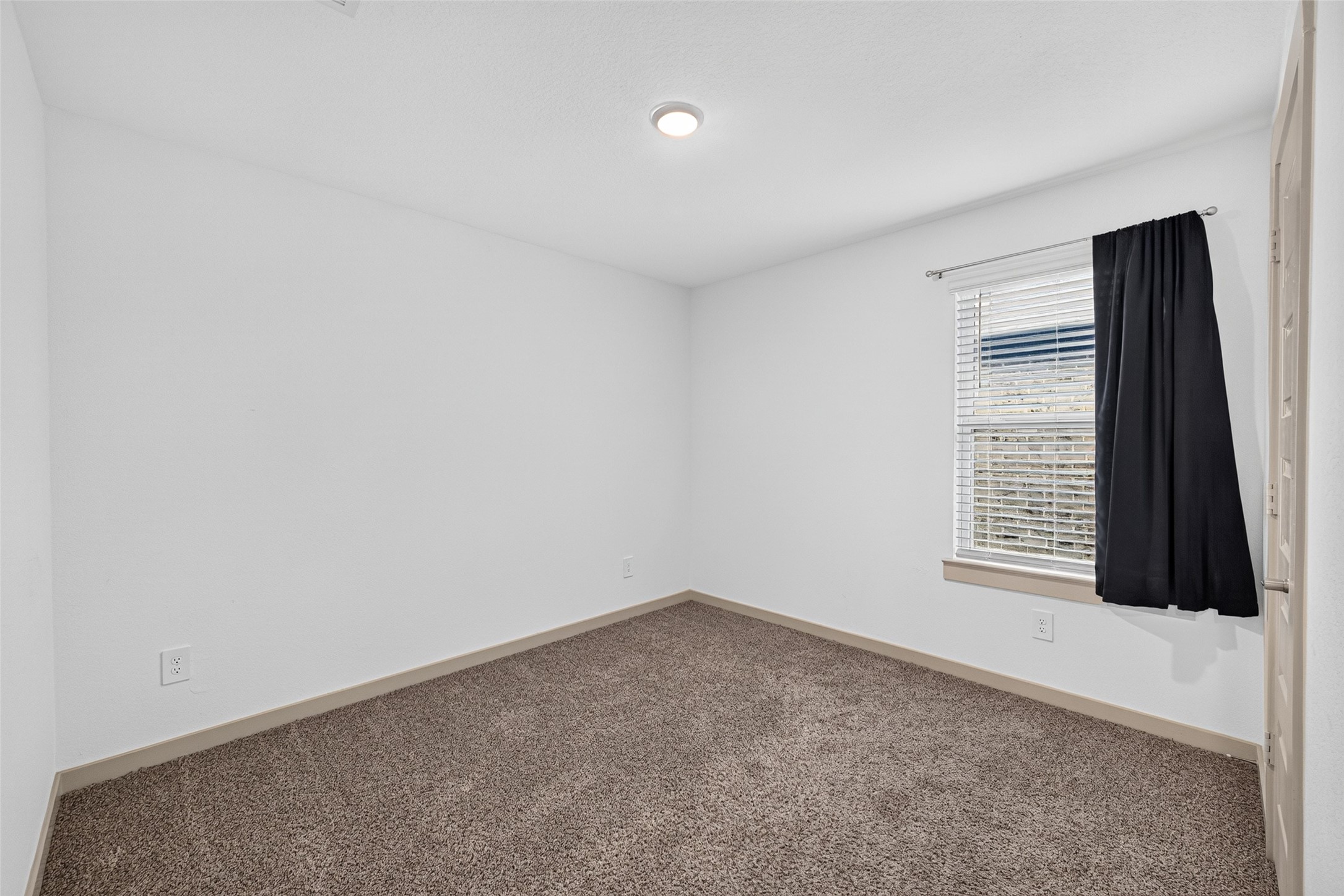 7007 Fleetwood Crescent Way Property Photo 16