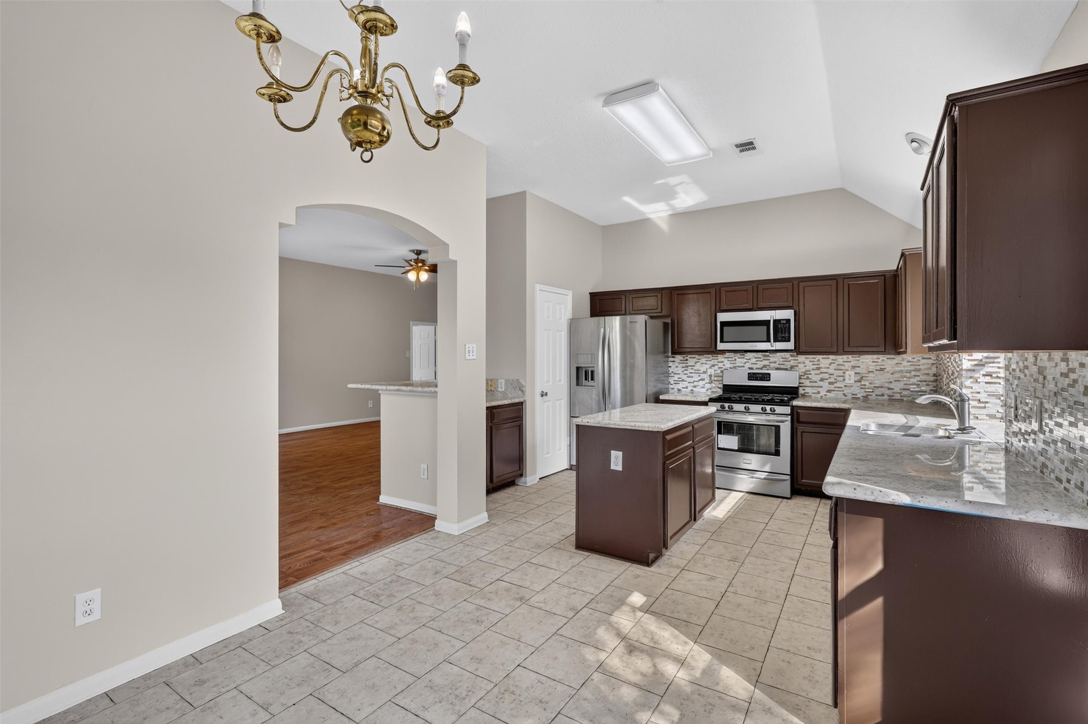 15627 Rosewood Hill Court Property Photo 23