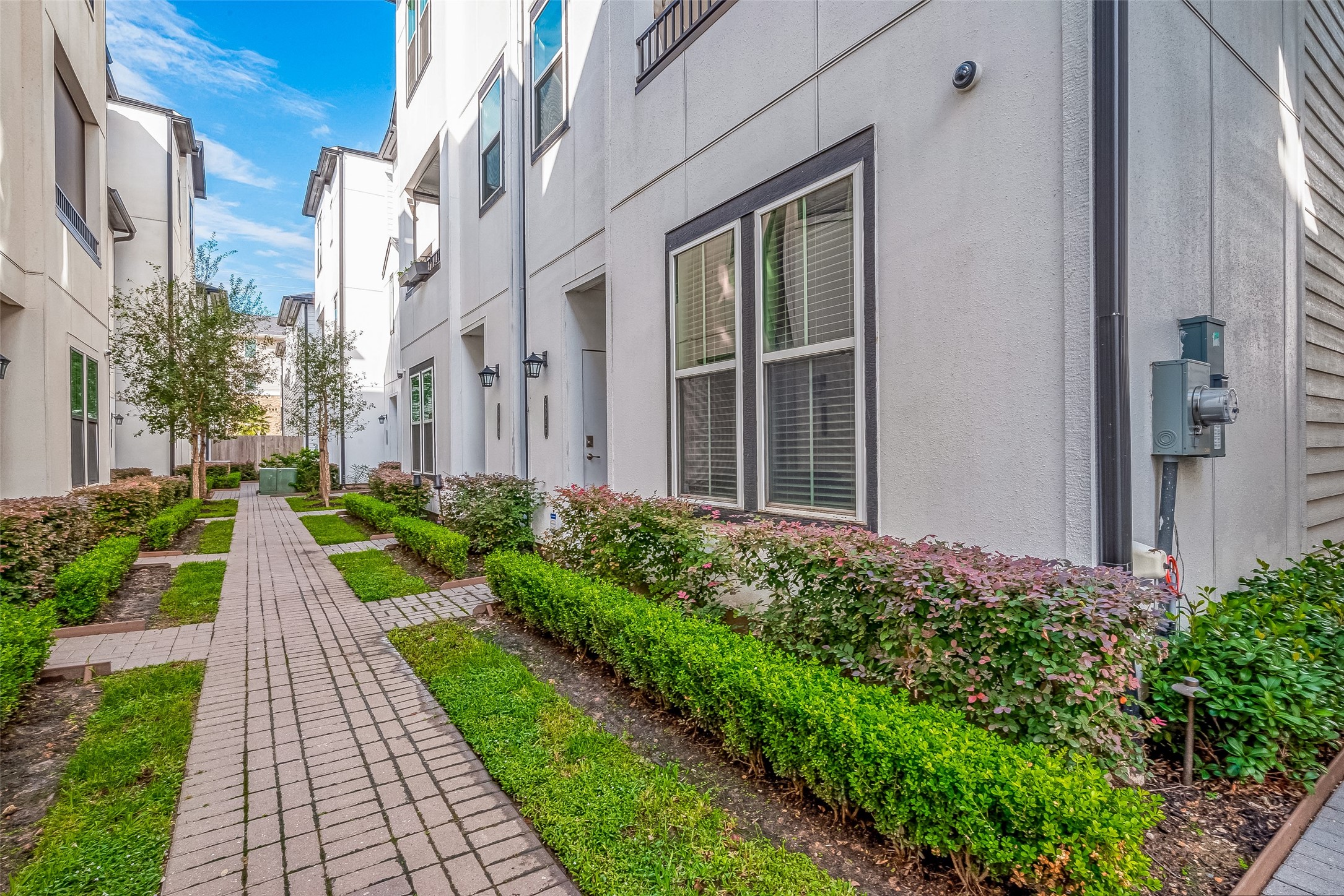 2804 Grand Fountains Drive F Property Photo 2