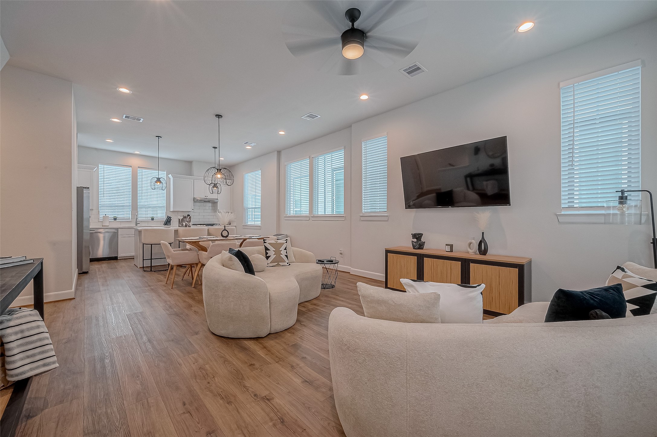 2804 Grand Fountains Drive F Property Photo 9