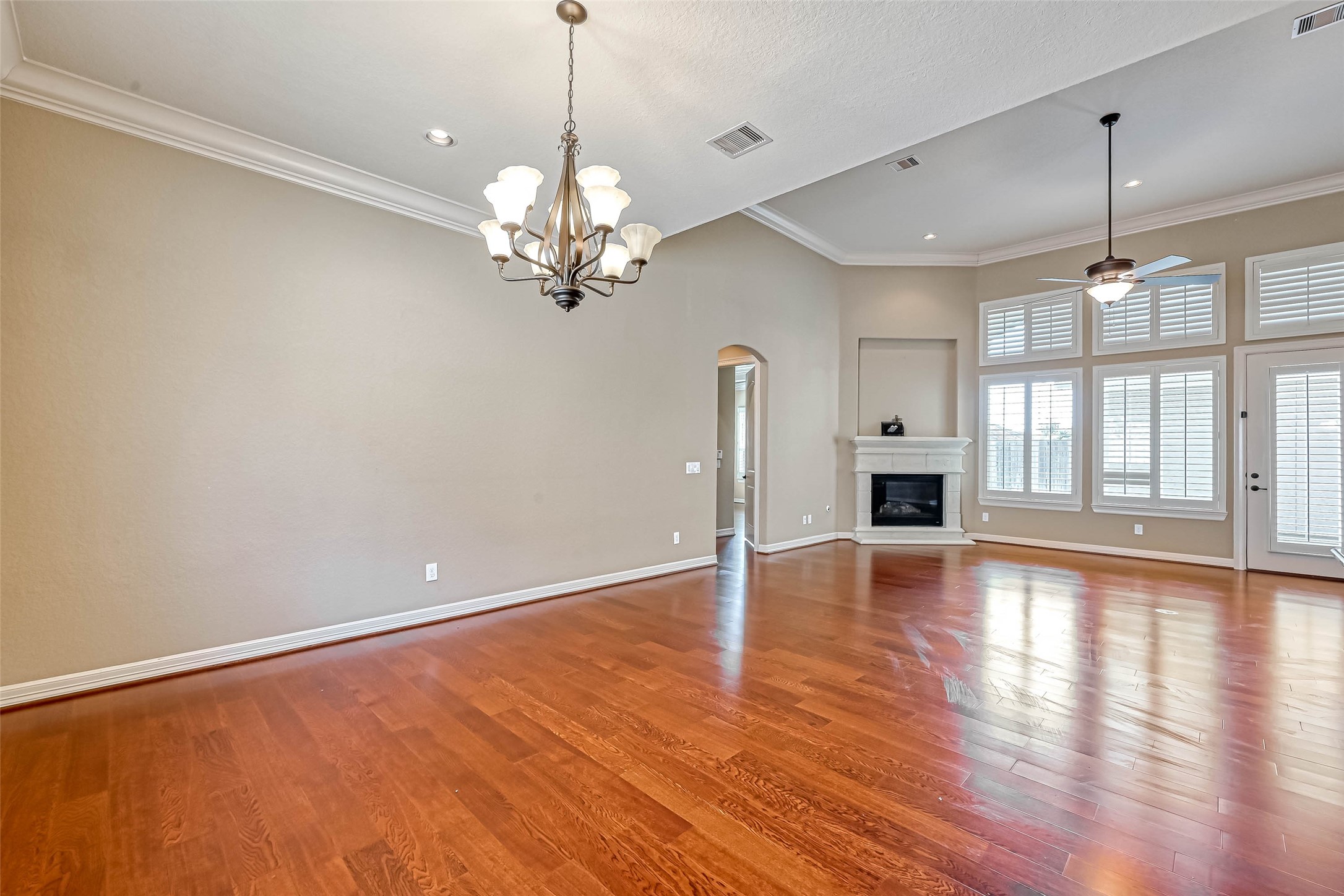 5014 Fairford Drive Property Photo 9
