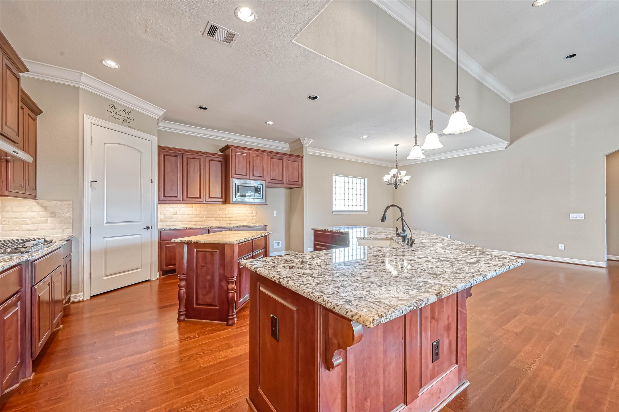 5014 Fairford Drive Property Photo 15