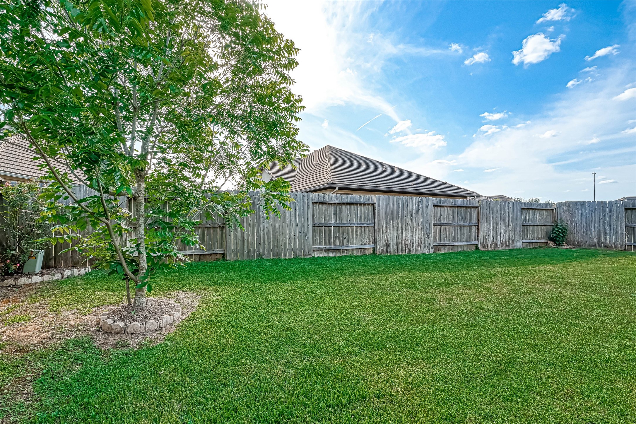 5014 Fairford Drive Property Photo 33
