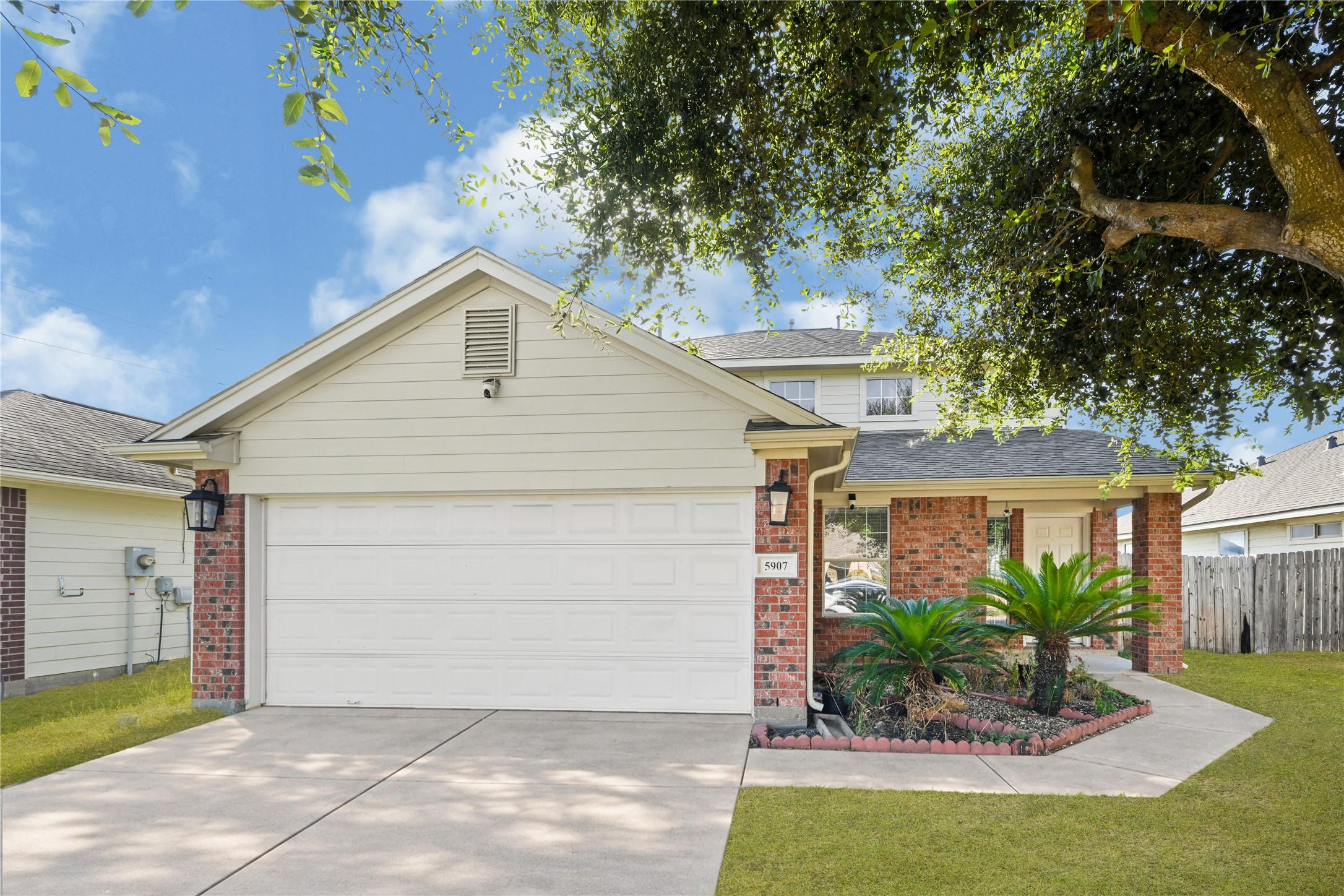 5907 S Brenwood Drive Property Photo 1