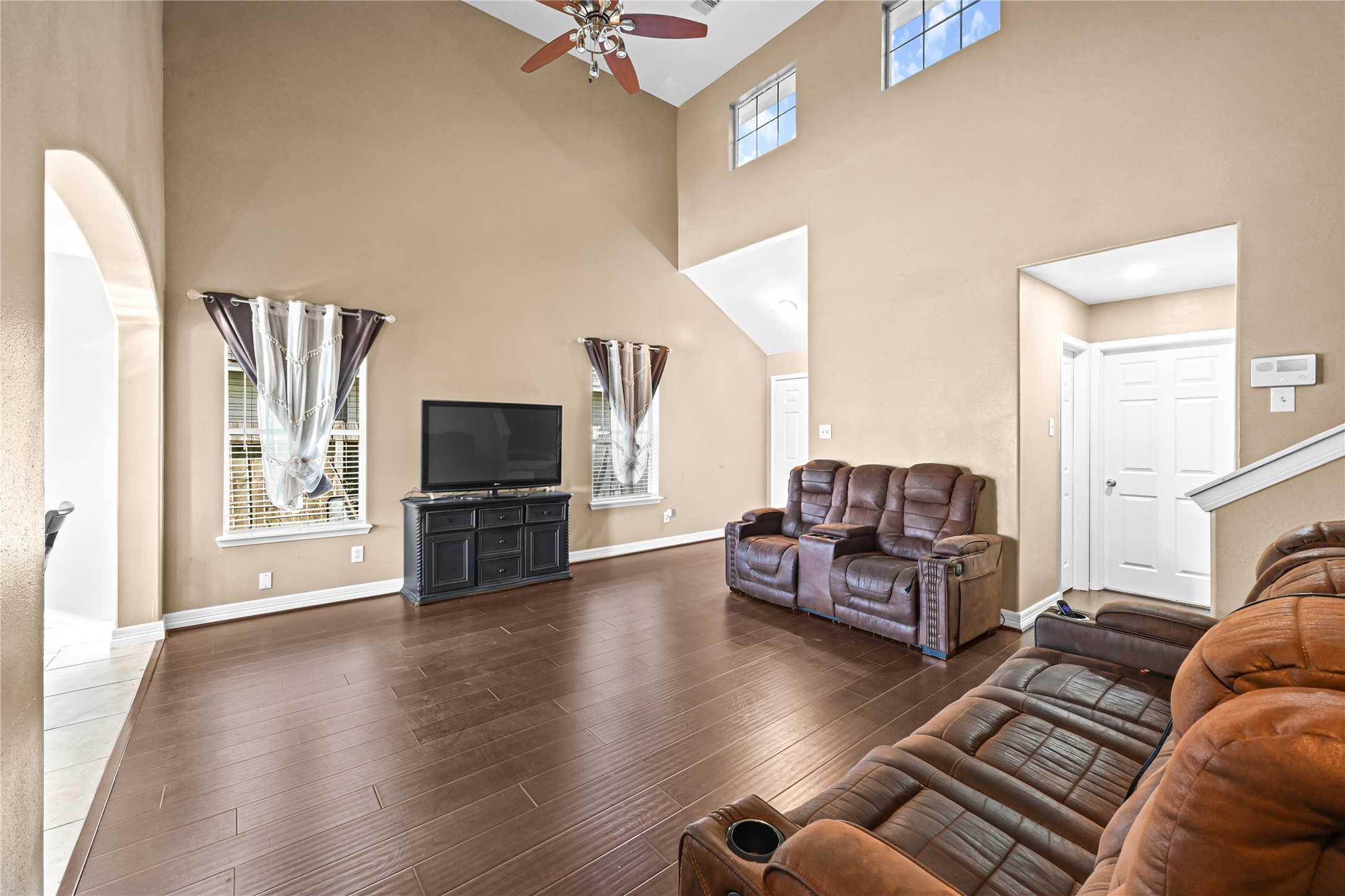 5907 S Brenwood Drive Property Photo 4