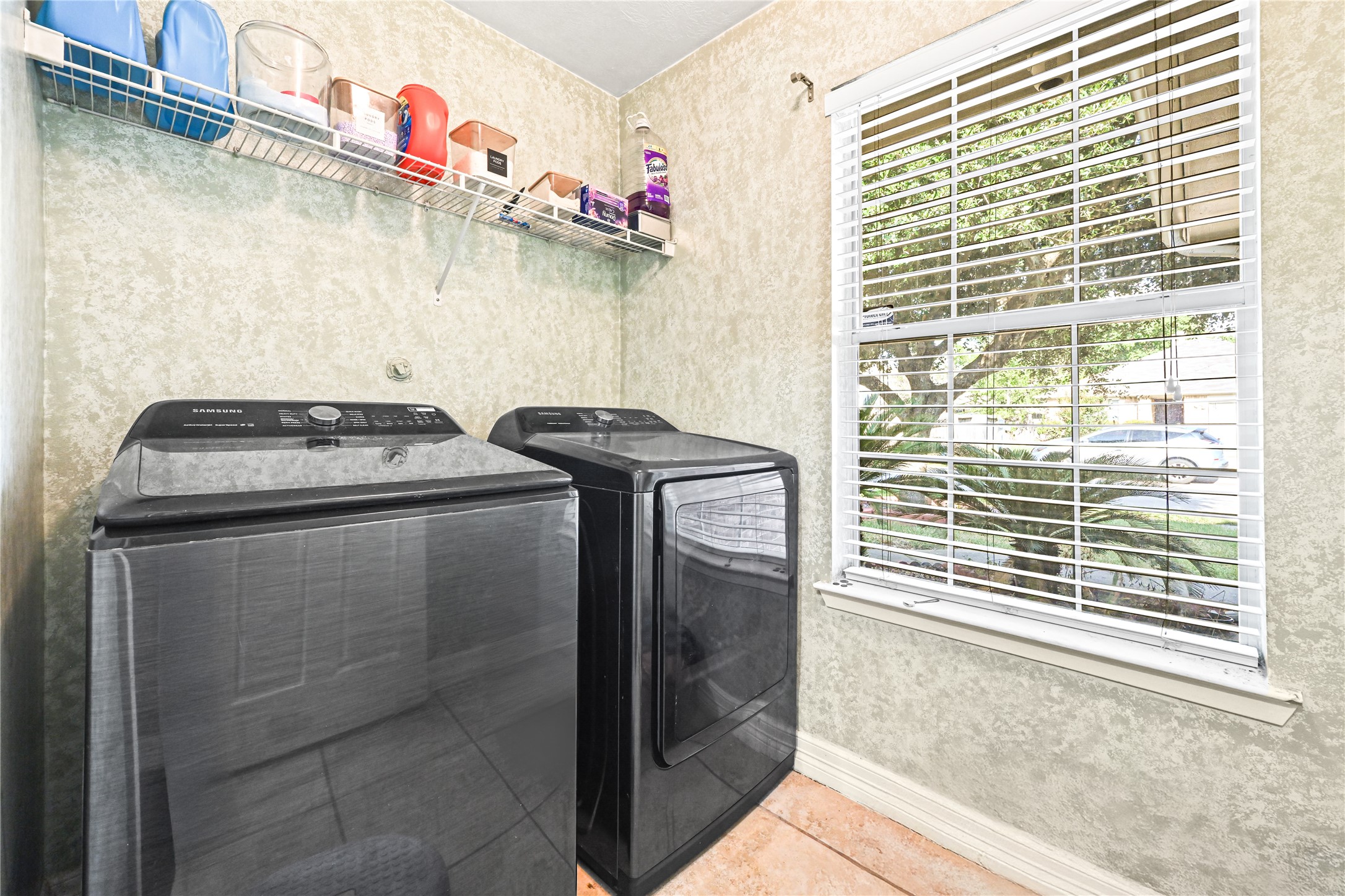 5907 S Brenwood Drive Property Photo 10