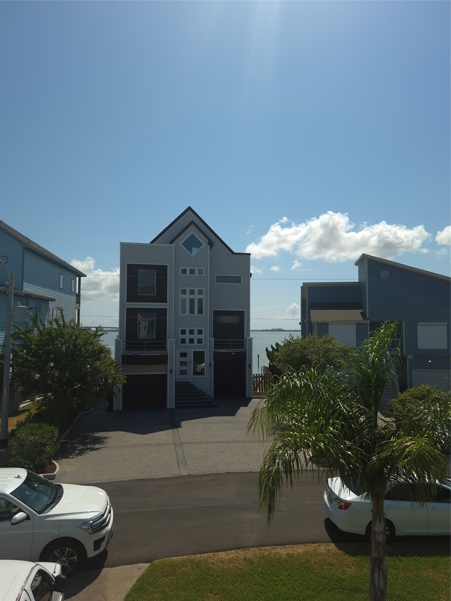 129 Quayside Drive Property Photo 10