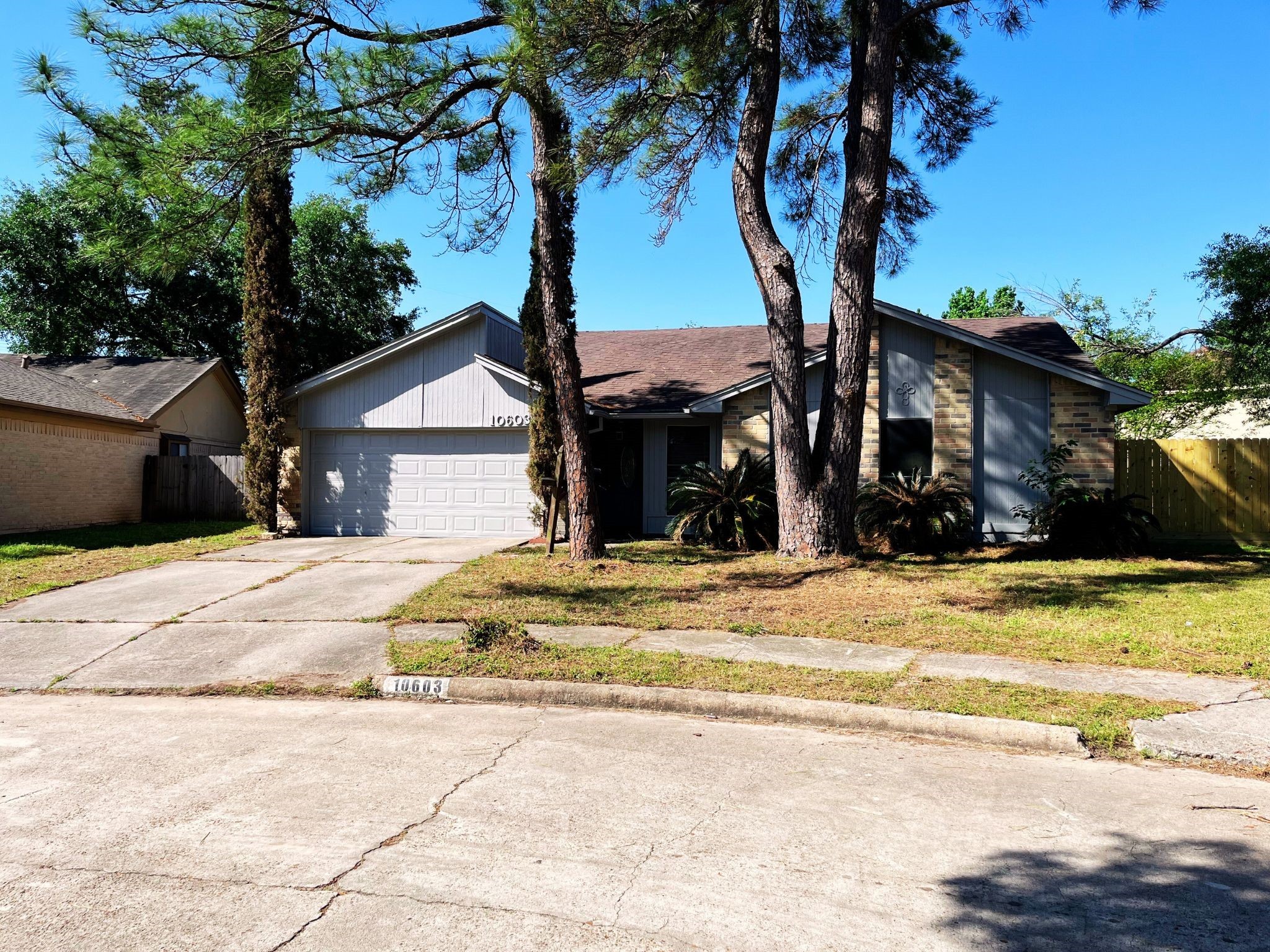 10603 Village Trail Drive Property Photo 1