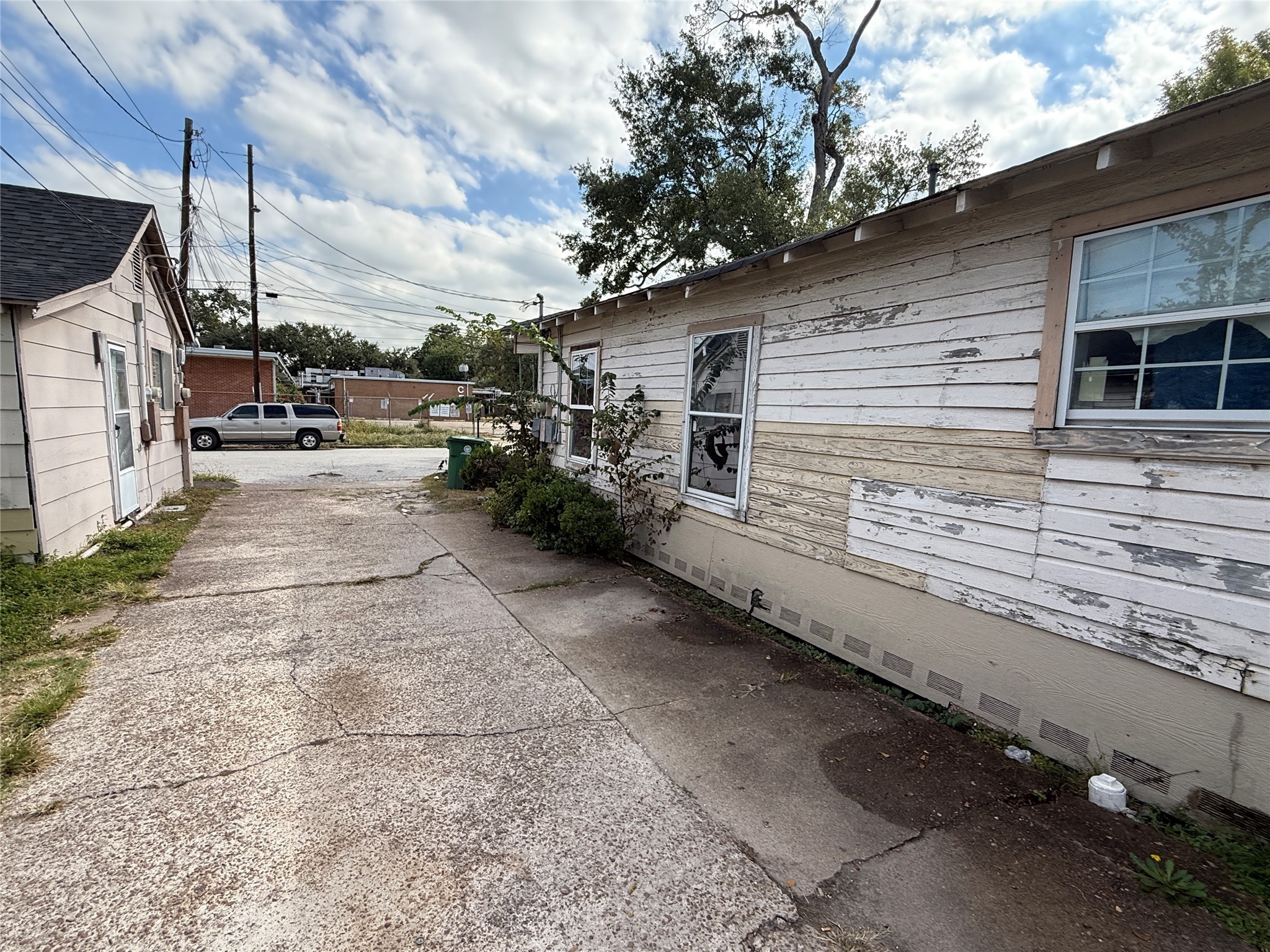 4011, 4017 Terry Street Property Photo 16