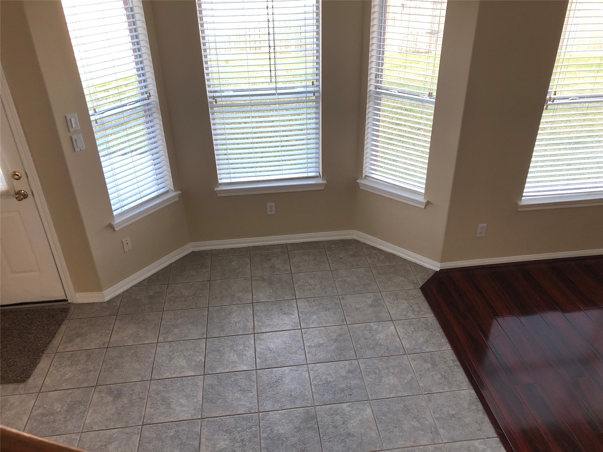 1602 Candleston Lane Property Photo 4