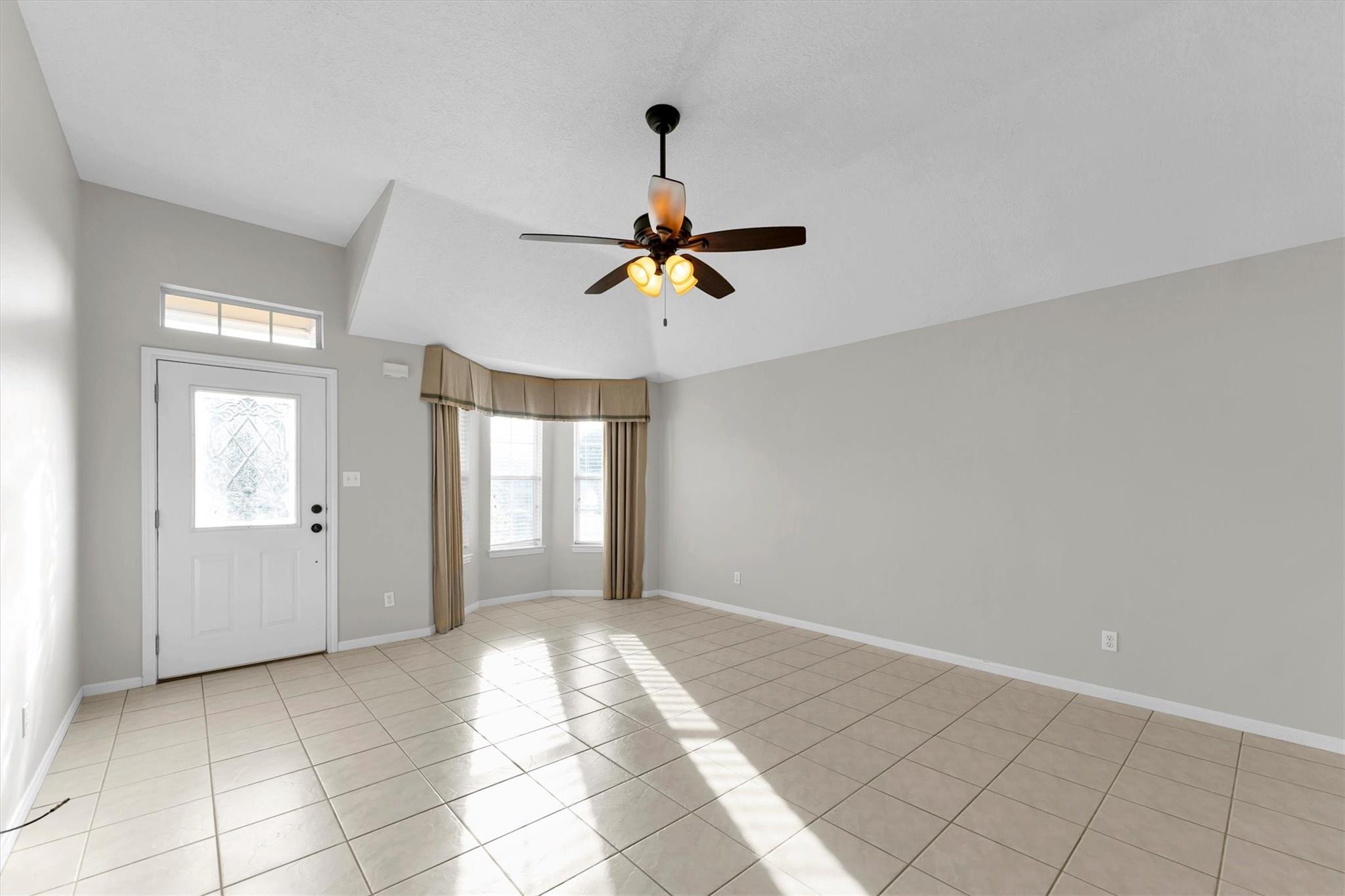 135 Snug Harbor Drive Property Photo 7