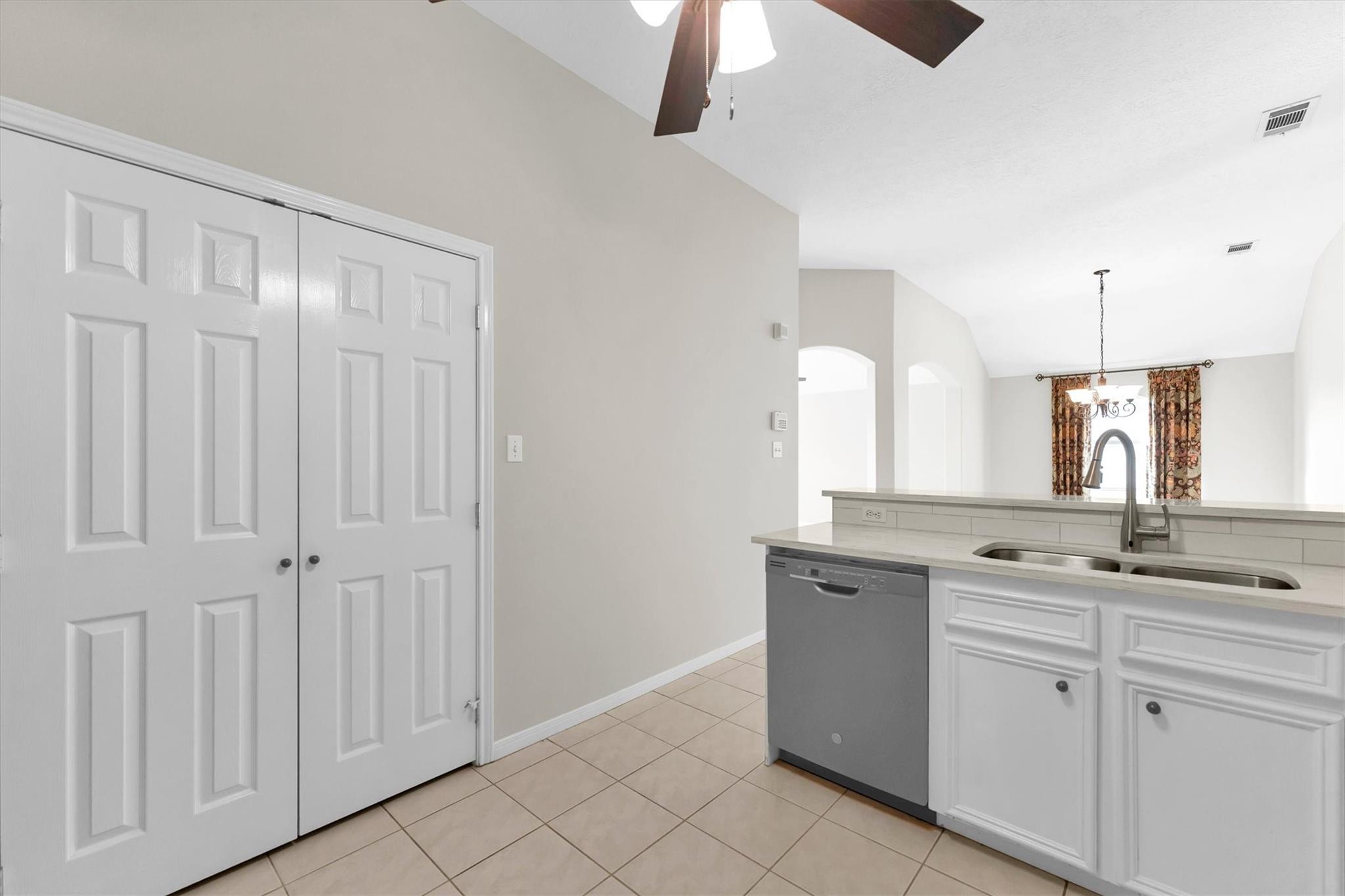 135 Snug Harbor Drive Property Photo 15