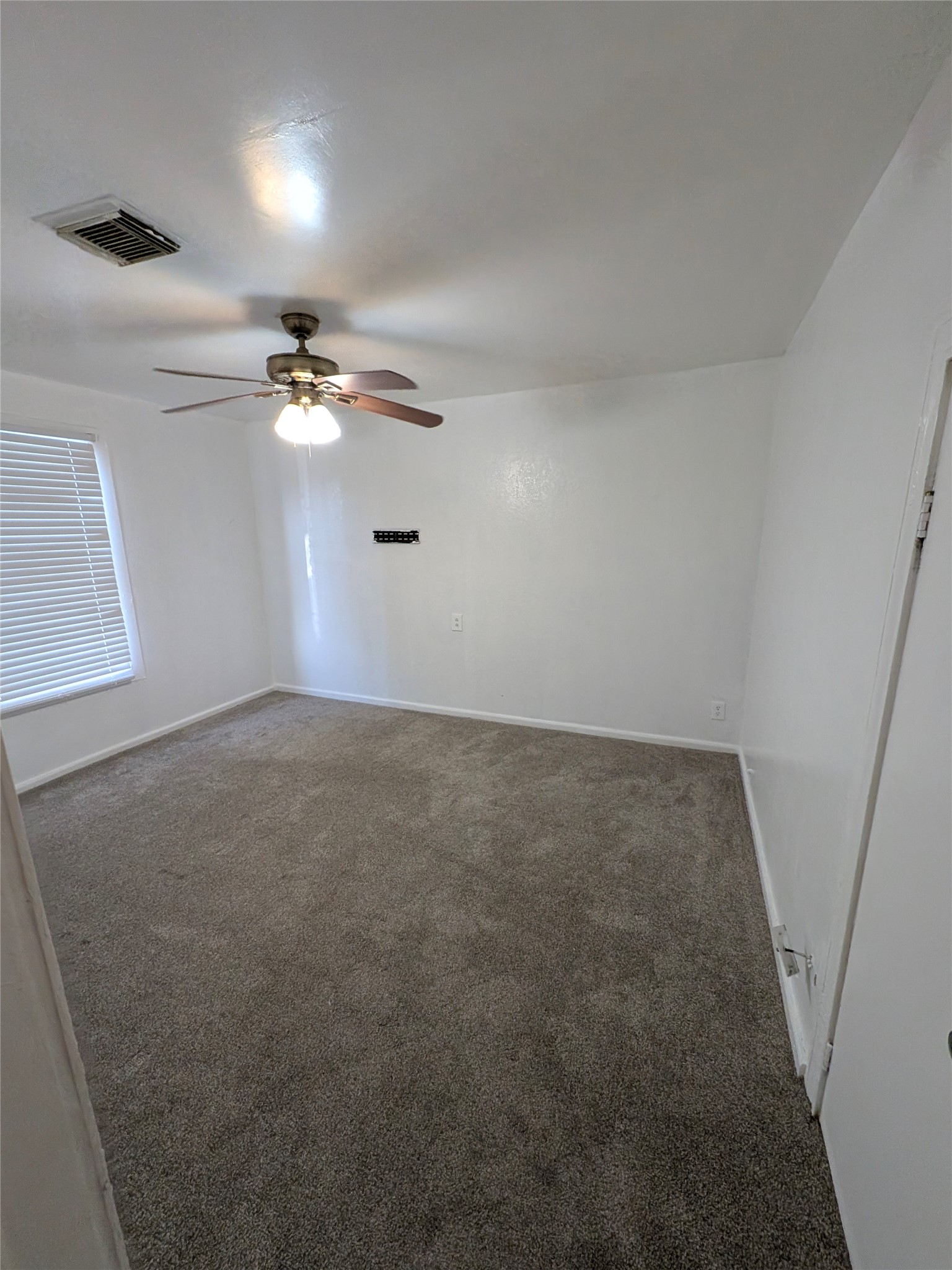 2211 Ella Boulevard Property Photo 7