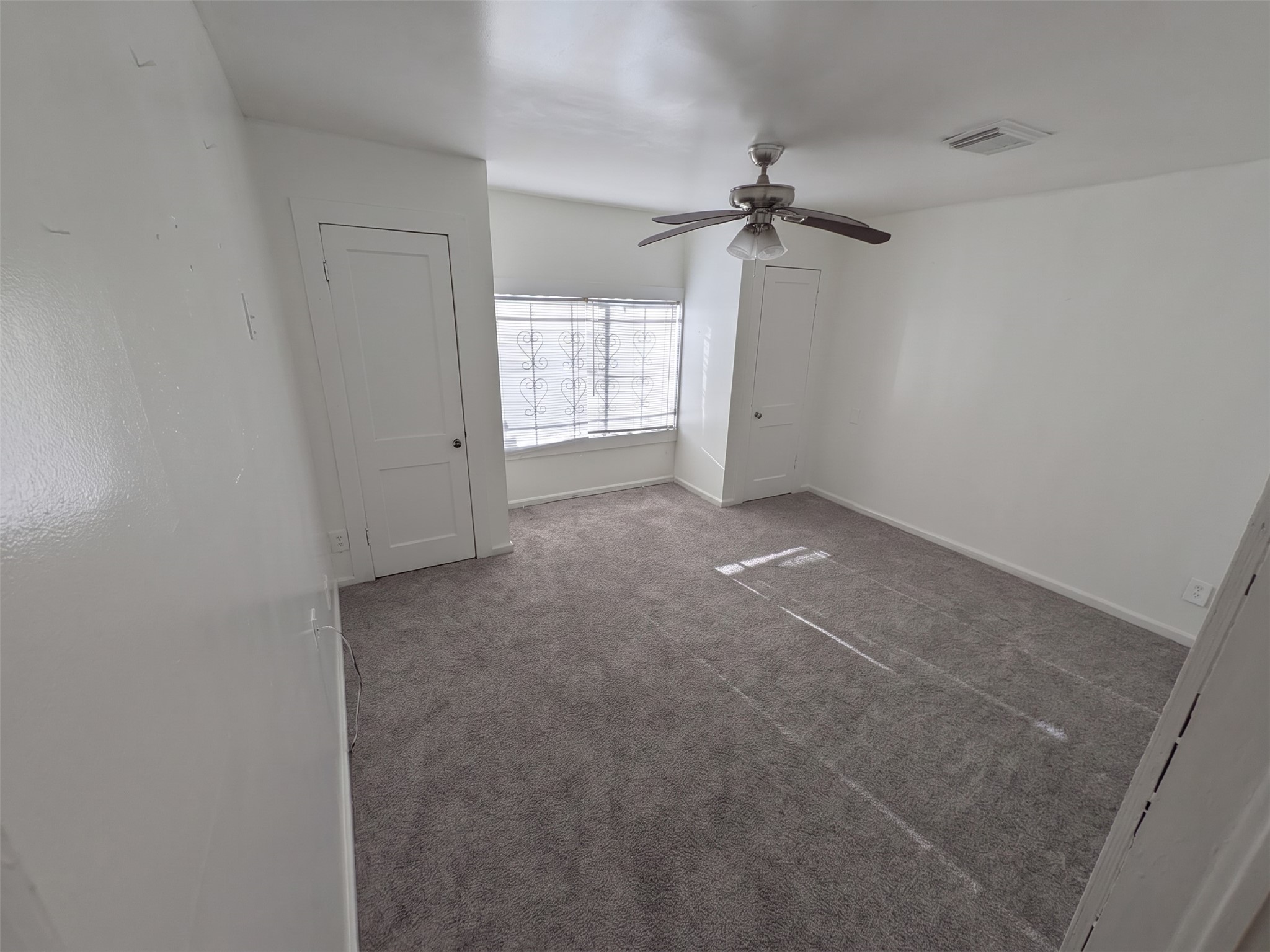 2211 Ella Boulevard Property Photo 8