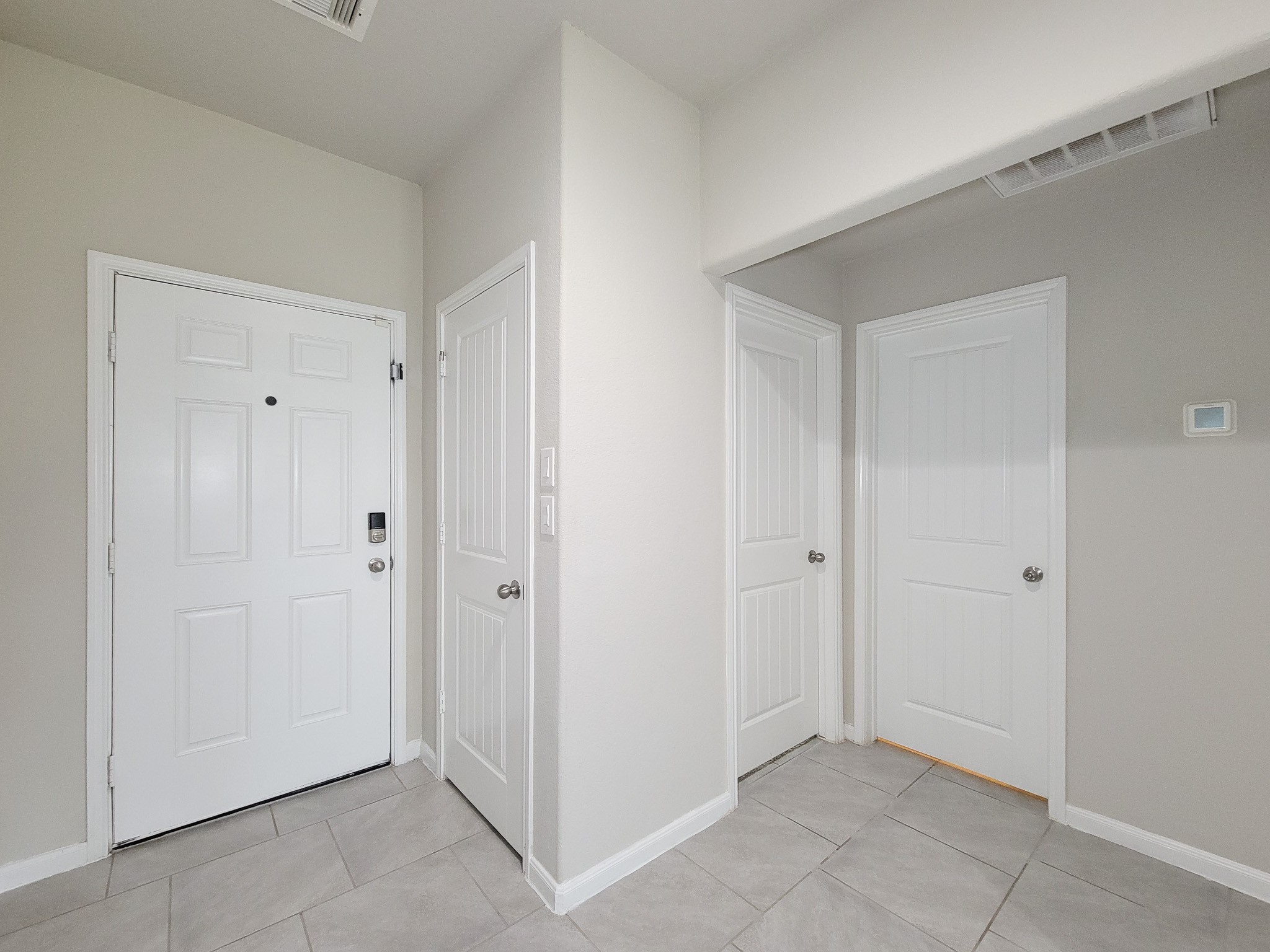 29614 Breakwater Drive Property Photo 3
