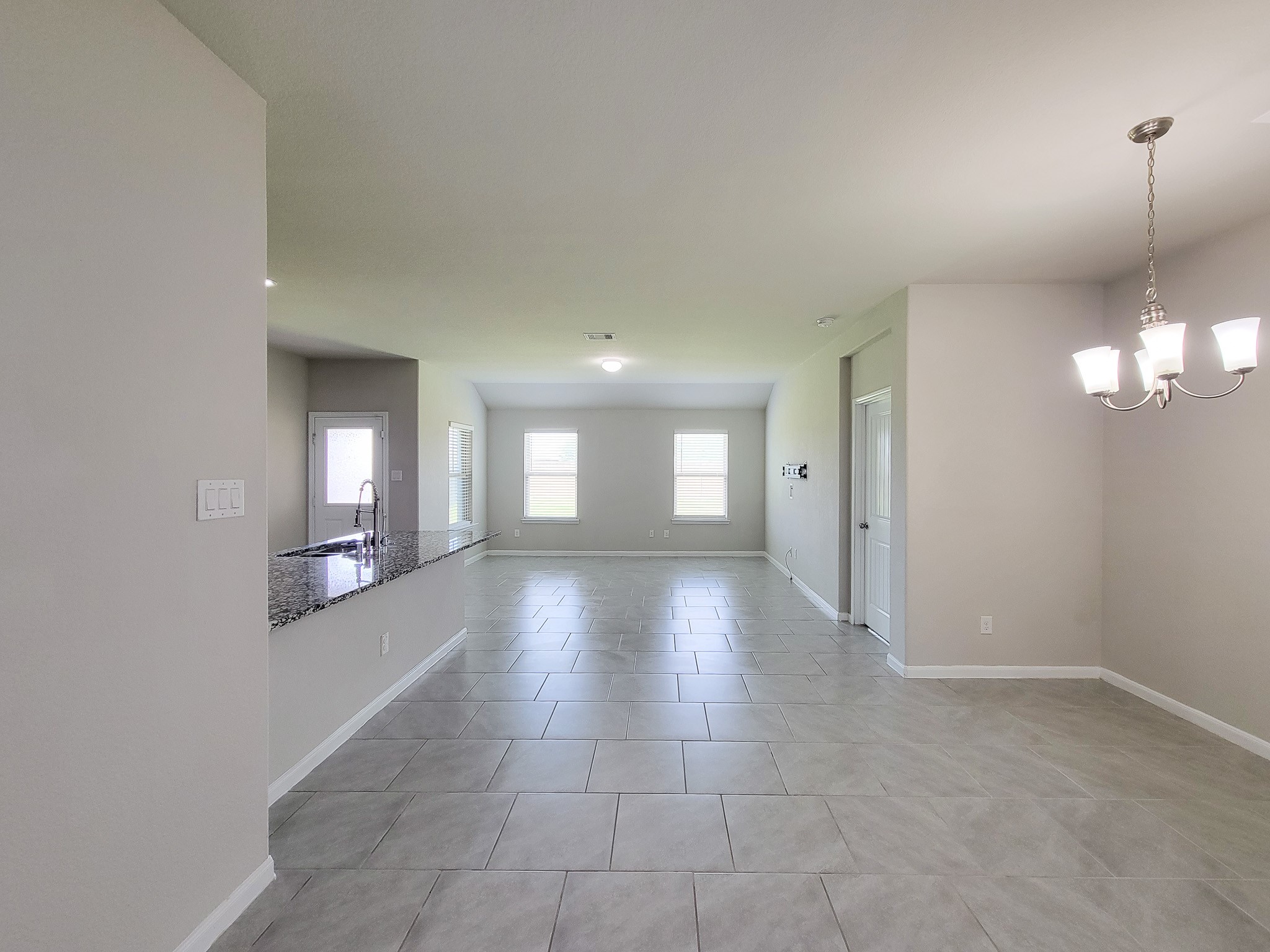 29614 Breakwater Drive Property Photo 4