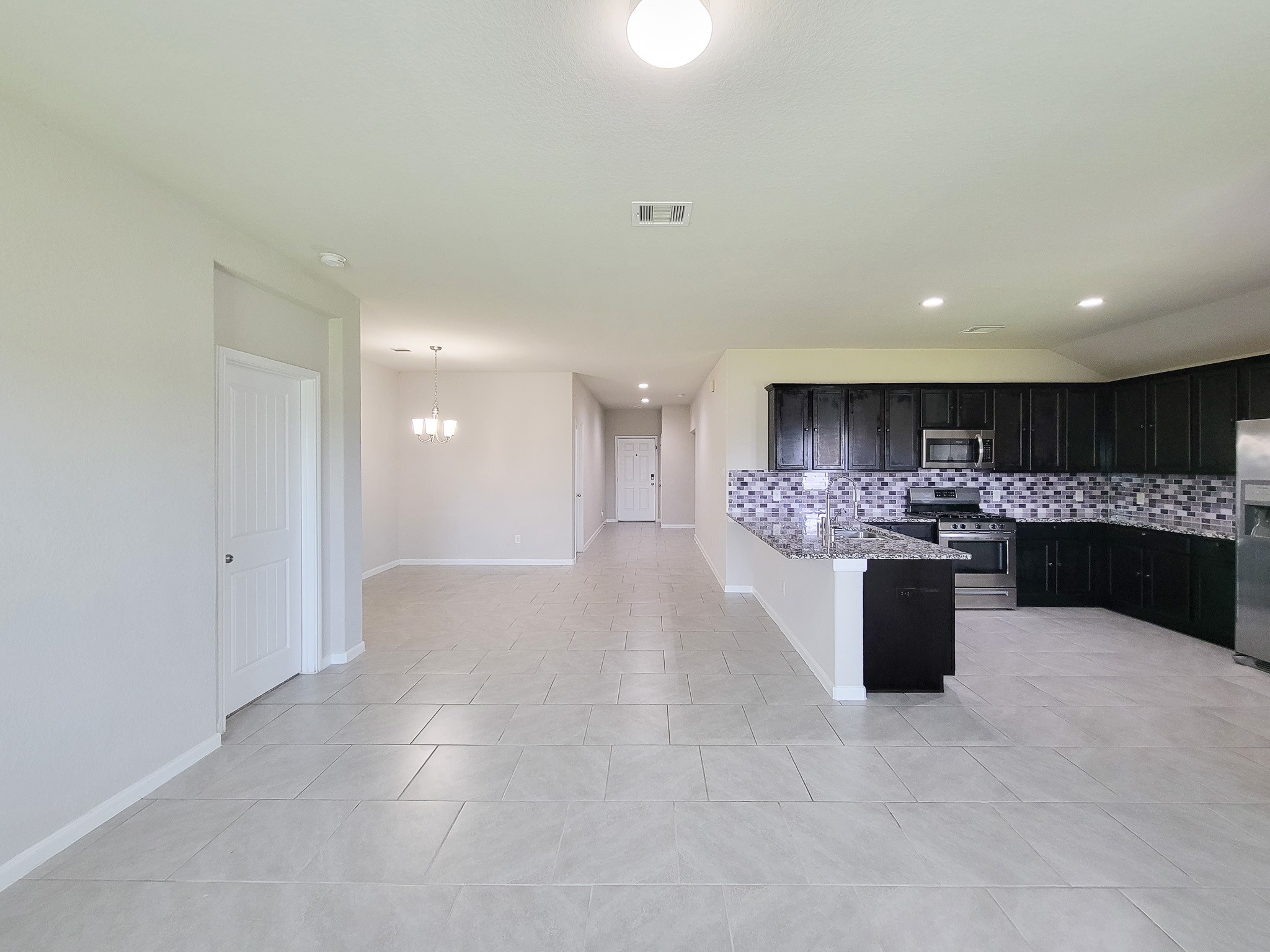 29614 Breakwater Drive Property Photo 11