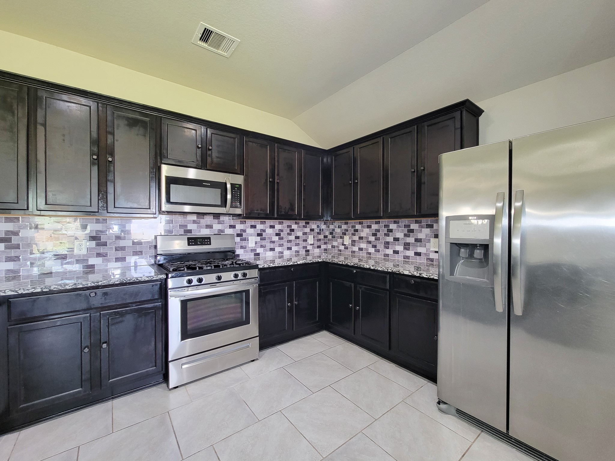 29614 Breakwater Drive Property Photo 12