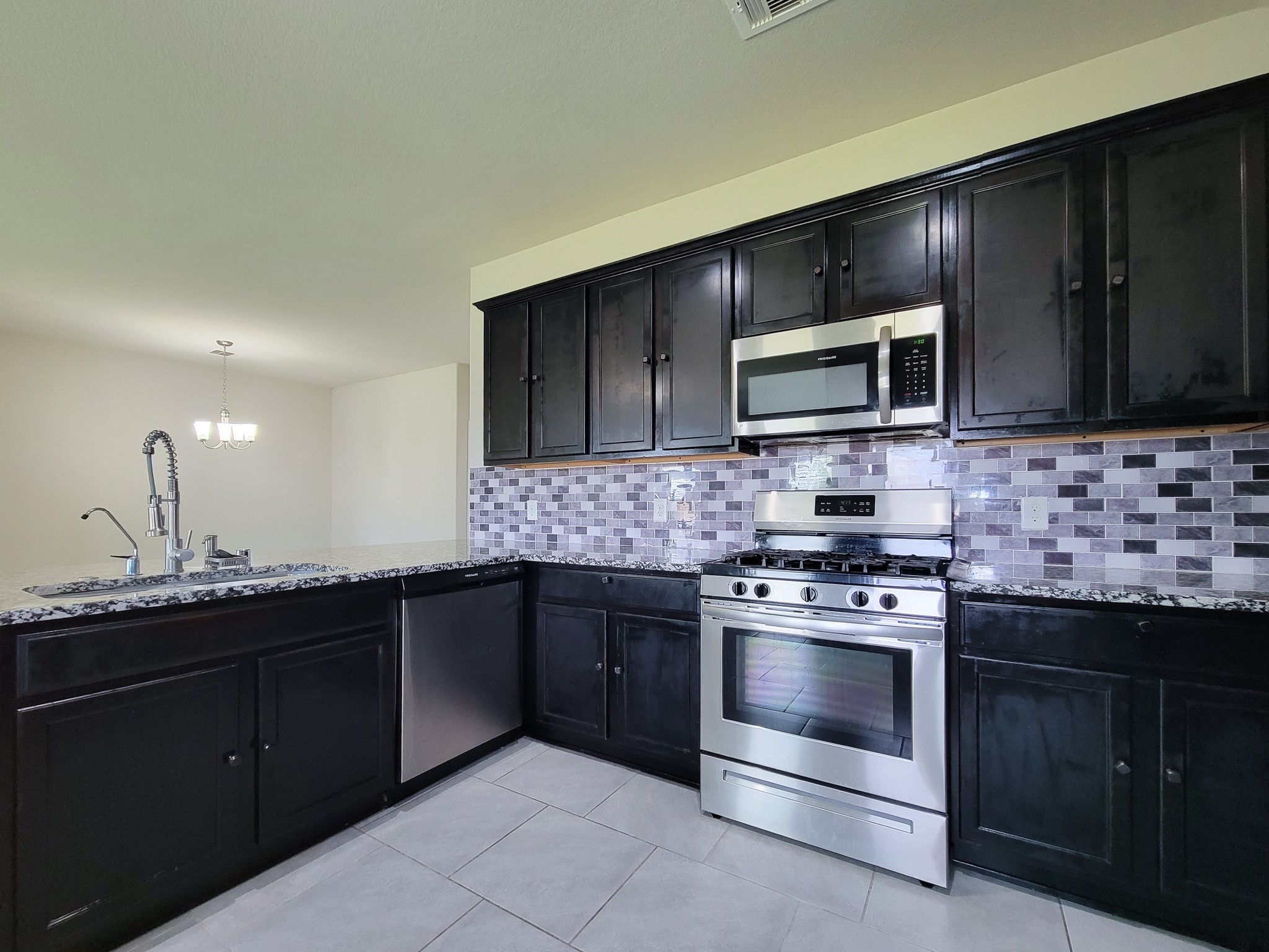 29614 Breakwater Drive Property Photo 13